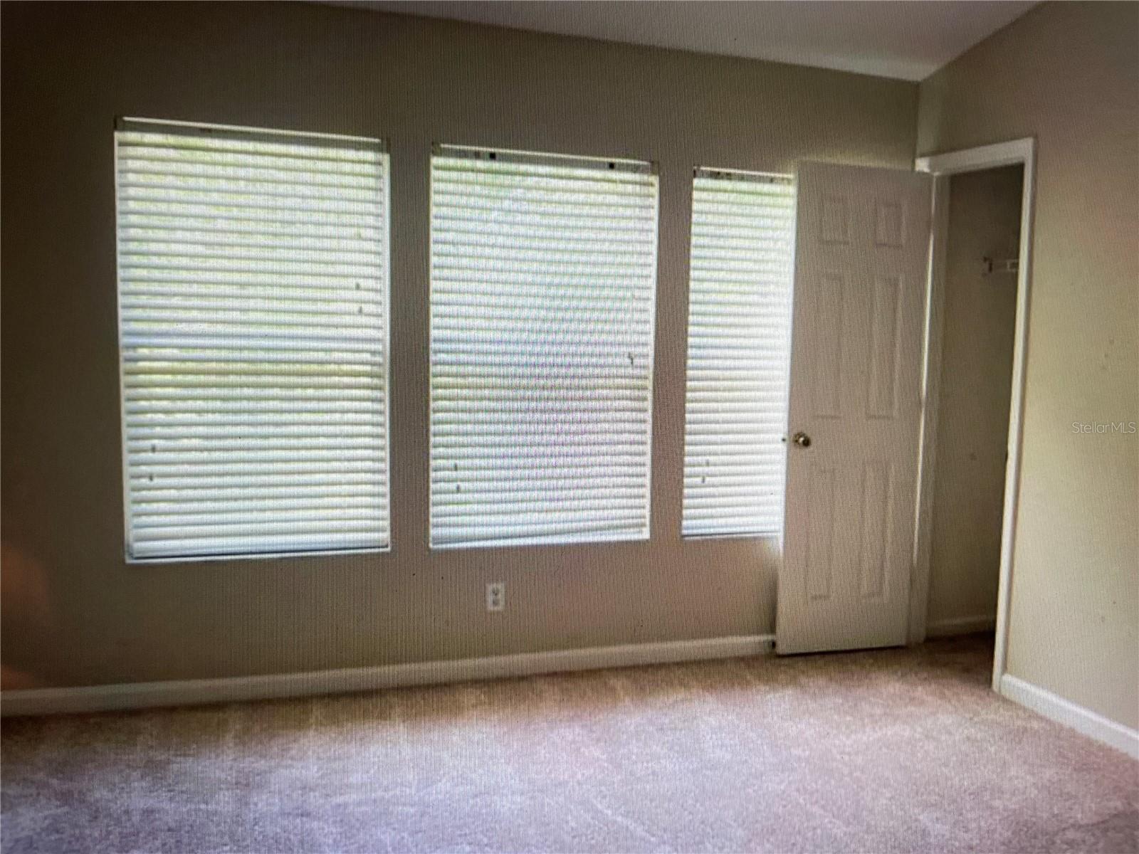 800 Shropshire Loop Property Photo 7