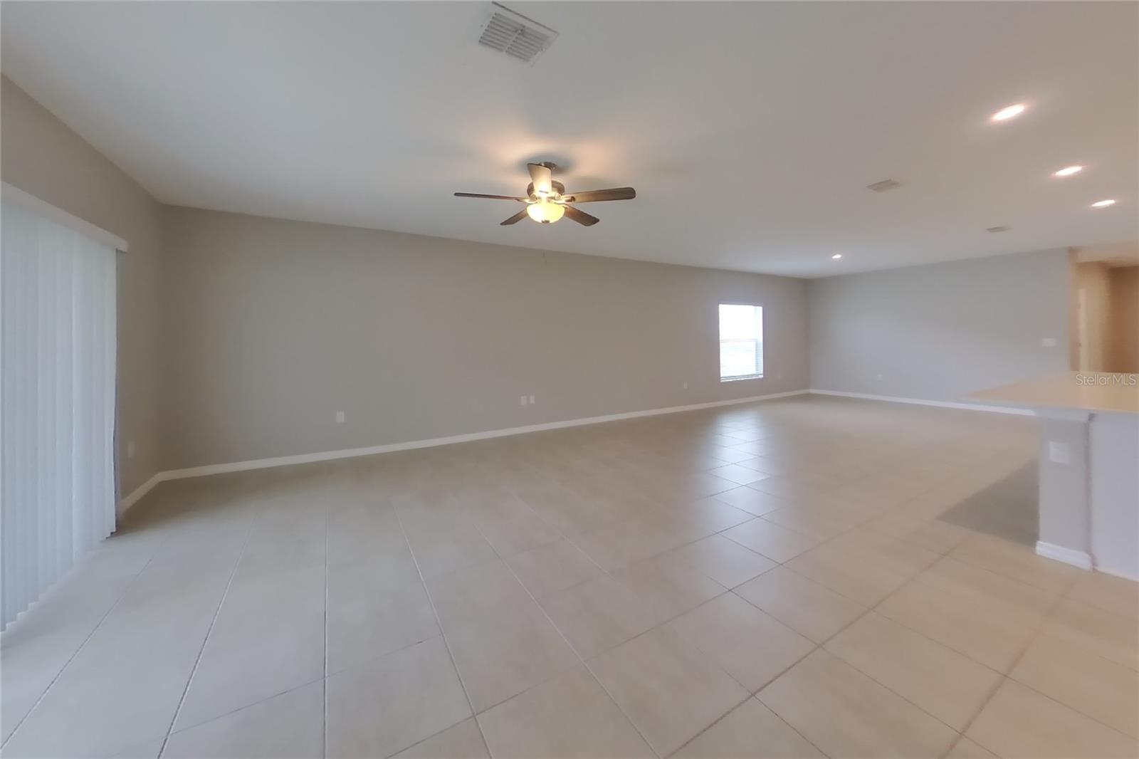 O6442142 Property Photo 3