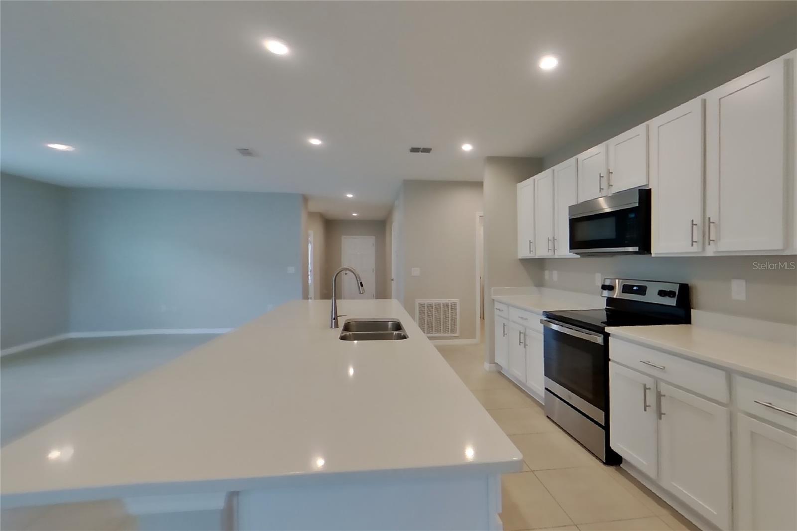 O6442142 Property Photo 6