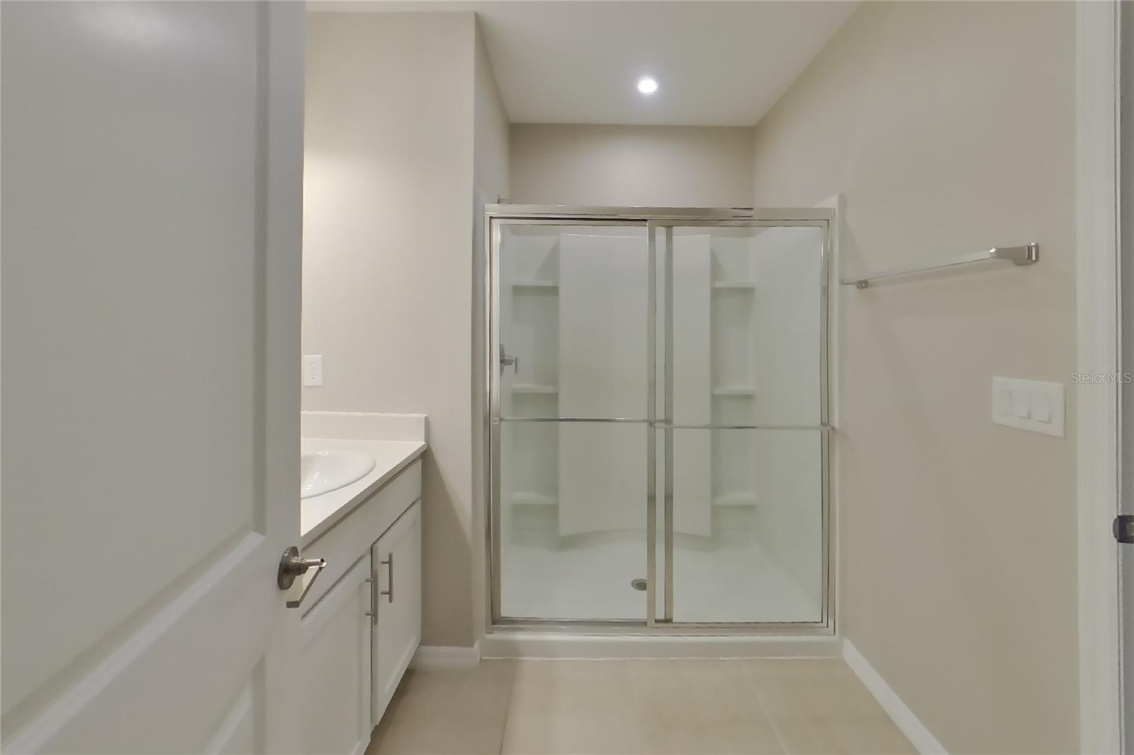 O6442142 Property Photo 9