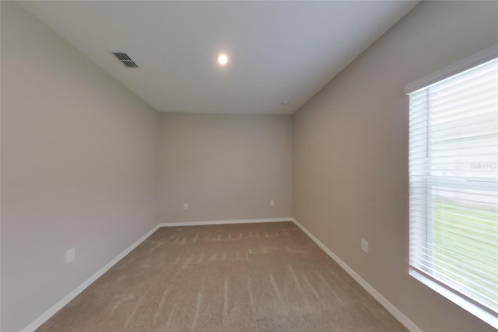 O6442142 Property Photo 11