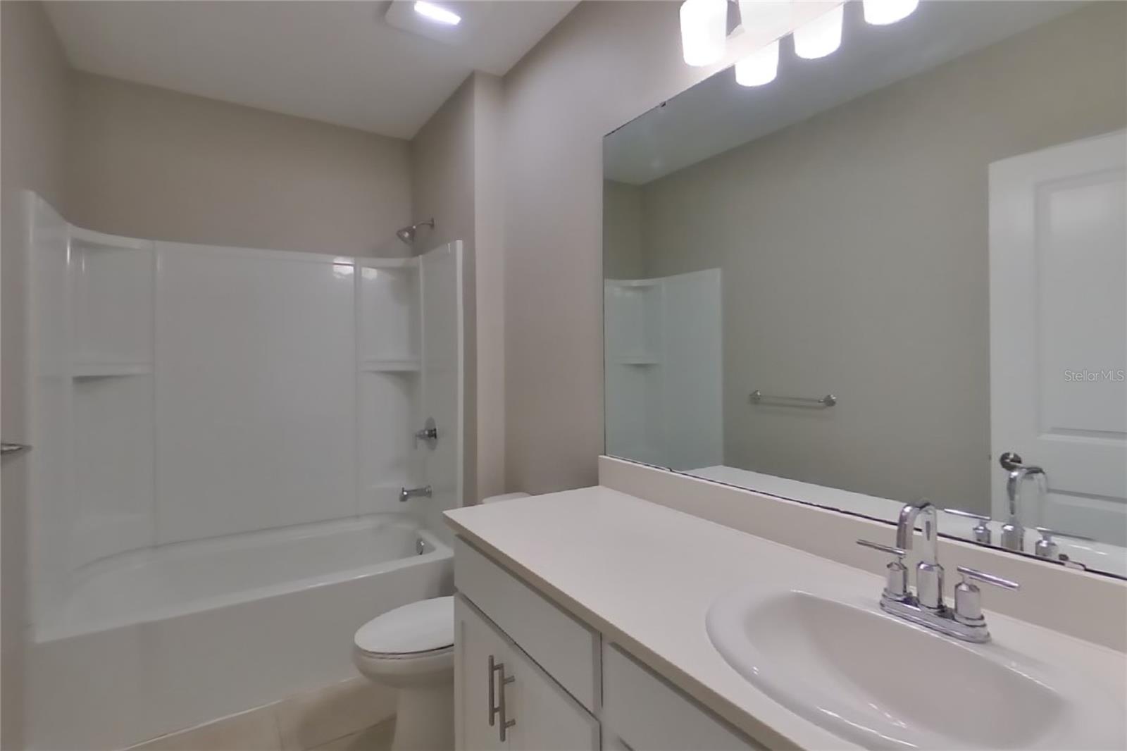 O6442142 Property Photo 14