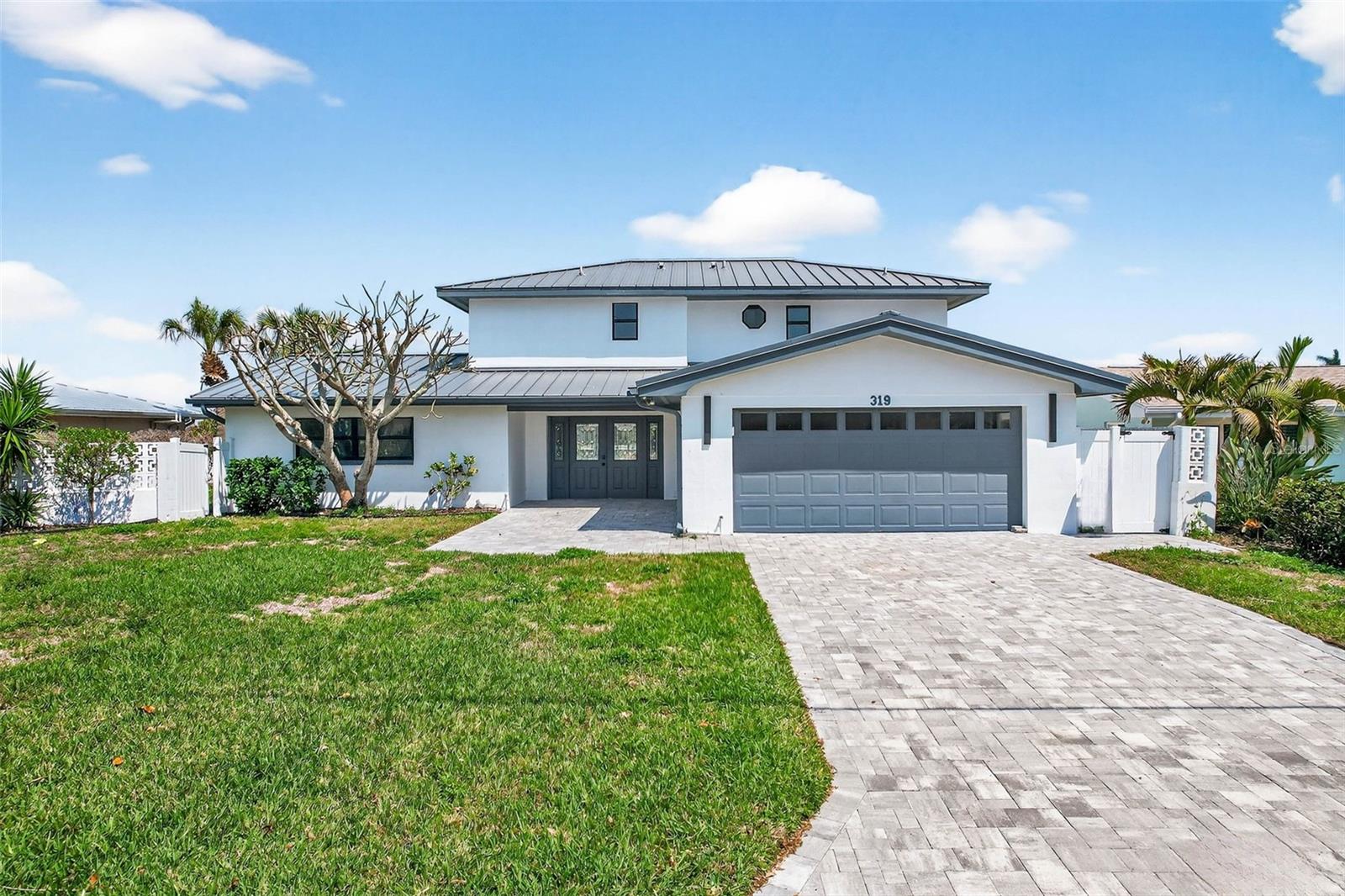 319 Midway Is Property Photo 1