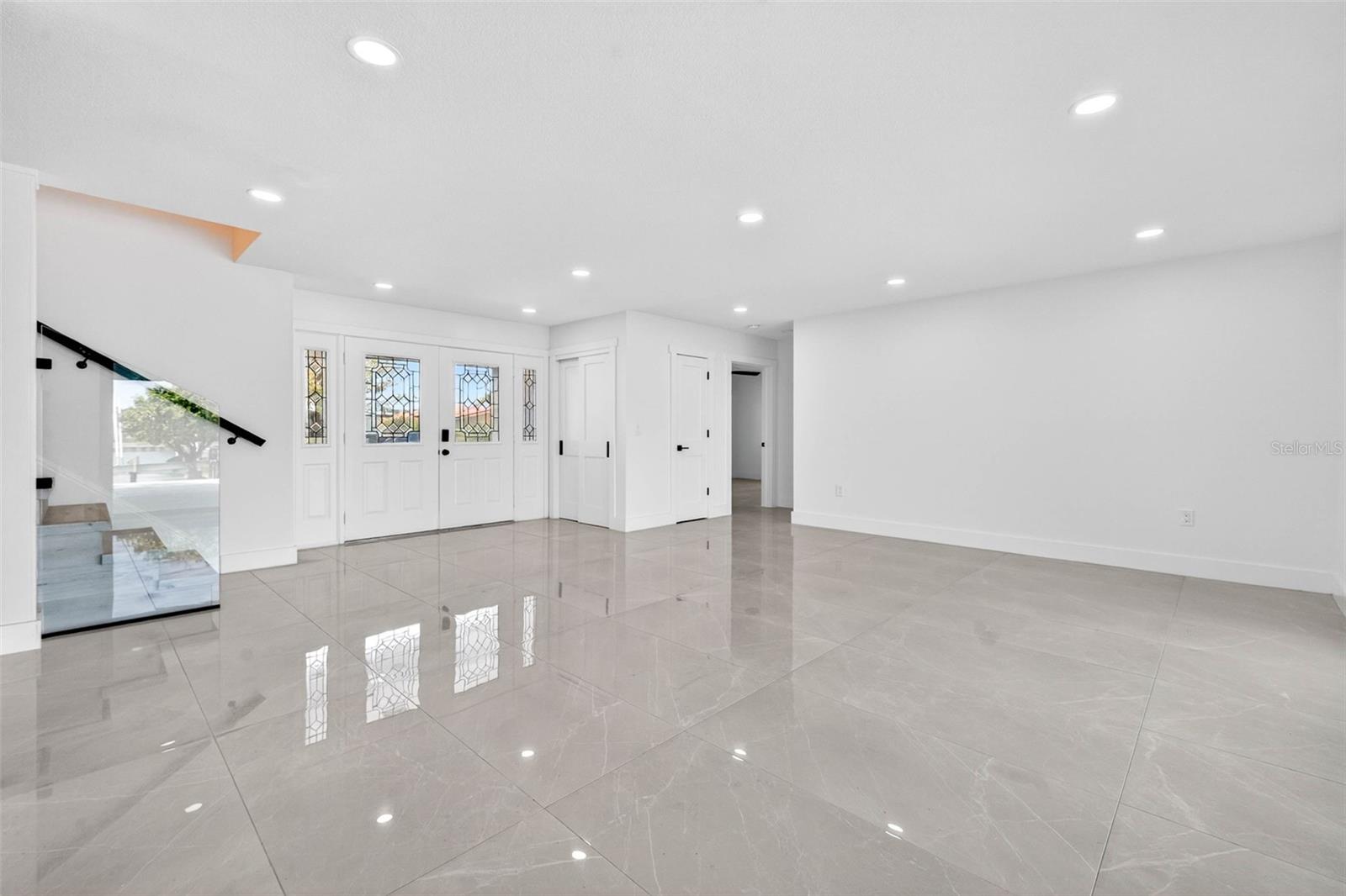 319 Midway Is Property Photo 6