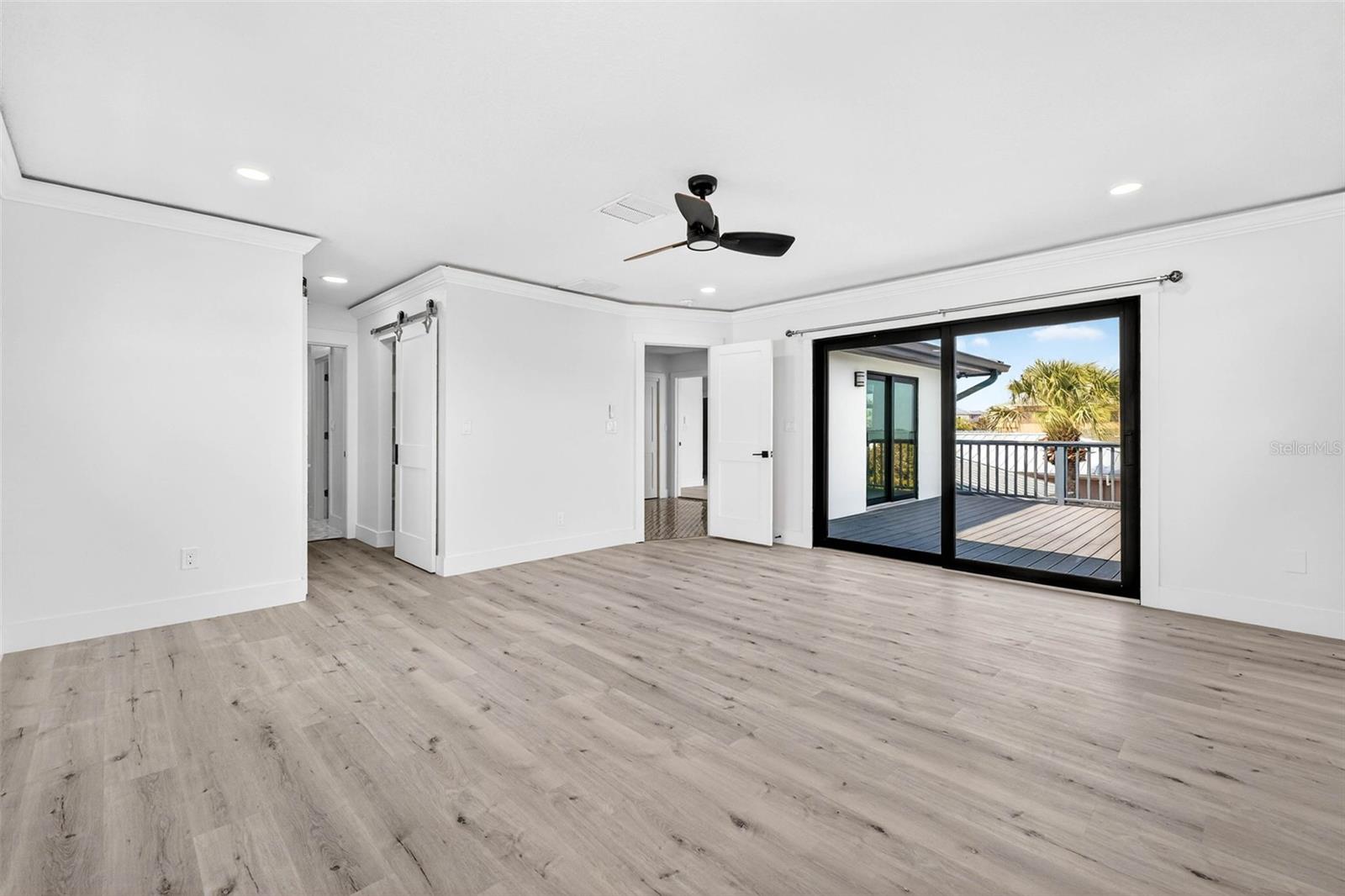 319 Midway Is Property Photo 21