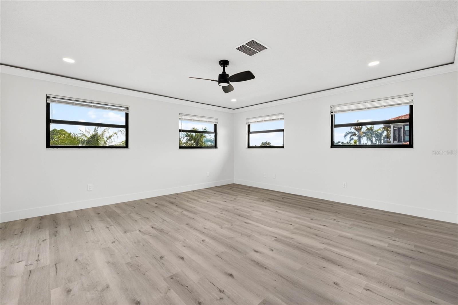 319 Midway Is Property Photo 36