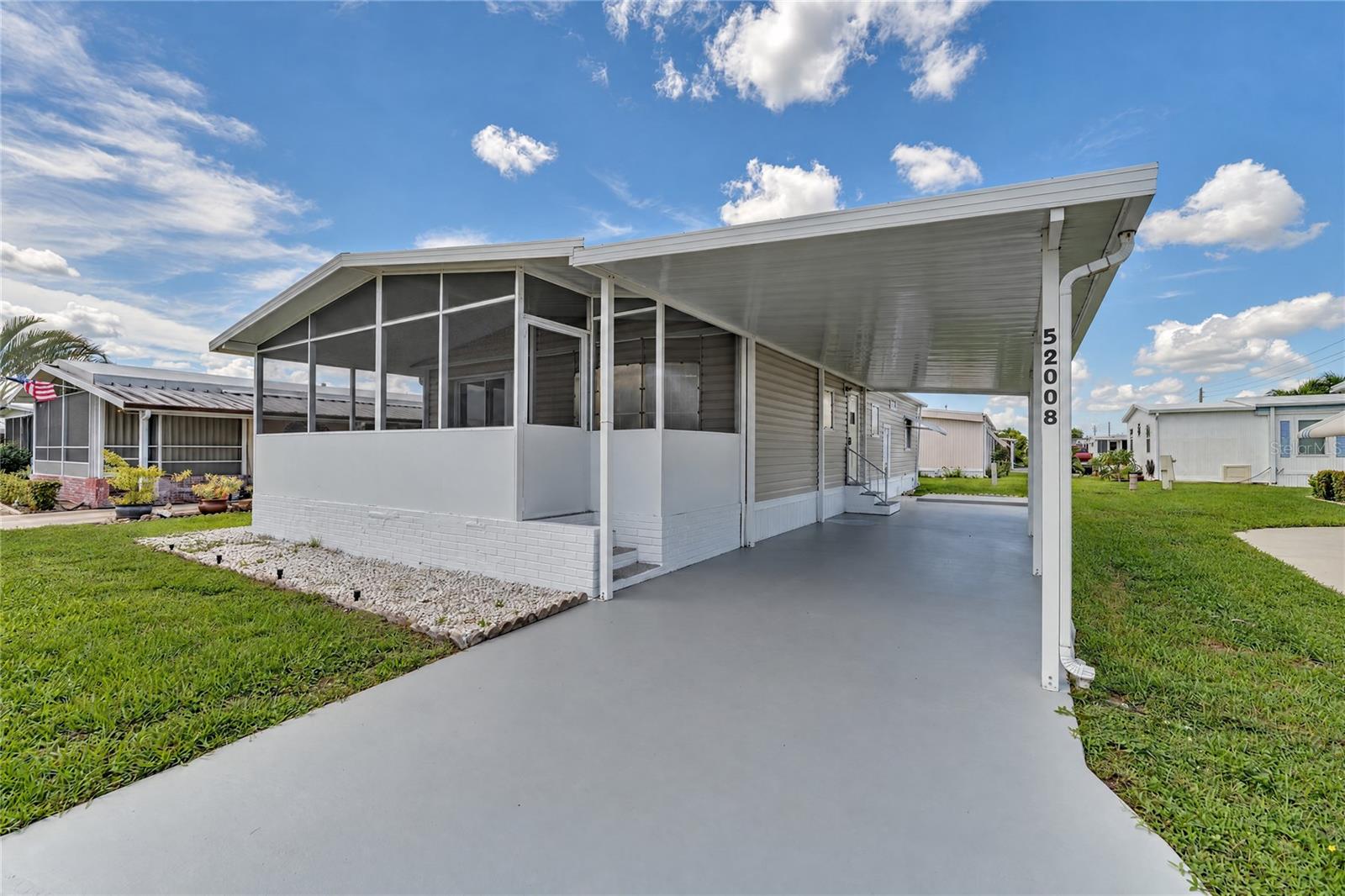 52008 Florinada Property Photo 3