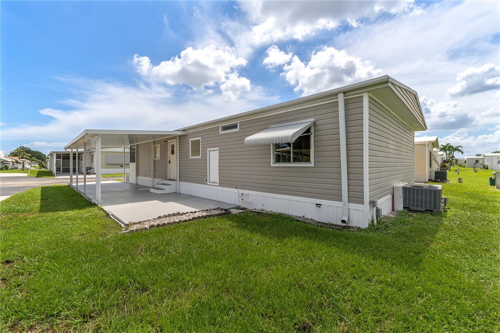 52008 Florinada Property Photo 4