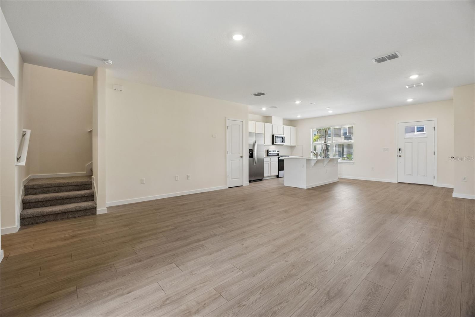16570 Barbours Creek Way Property Photo 4