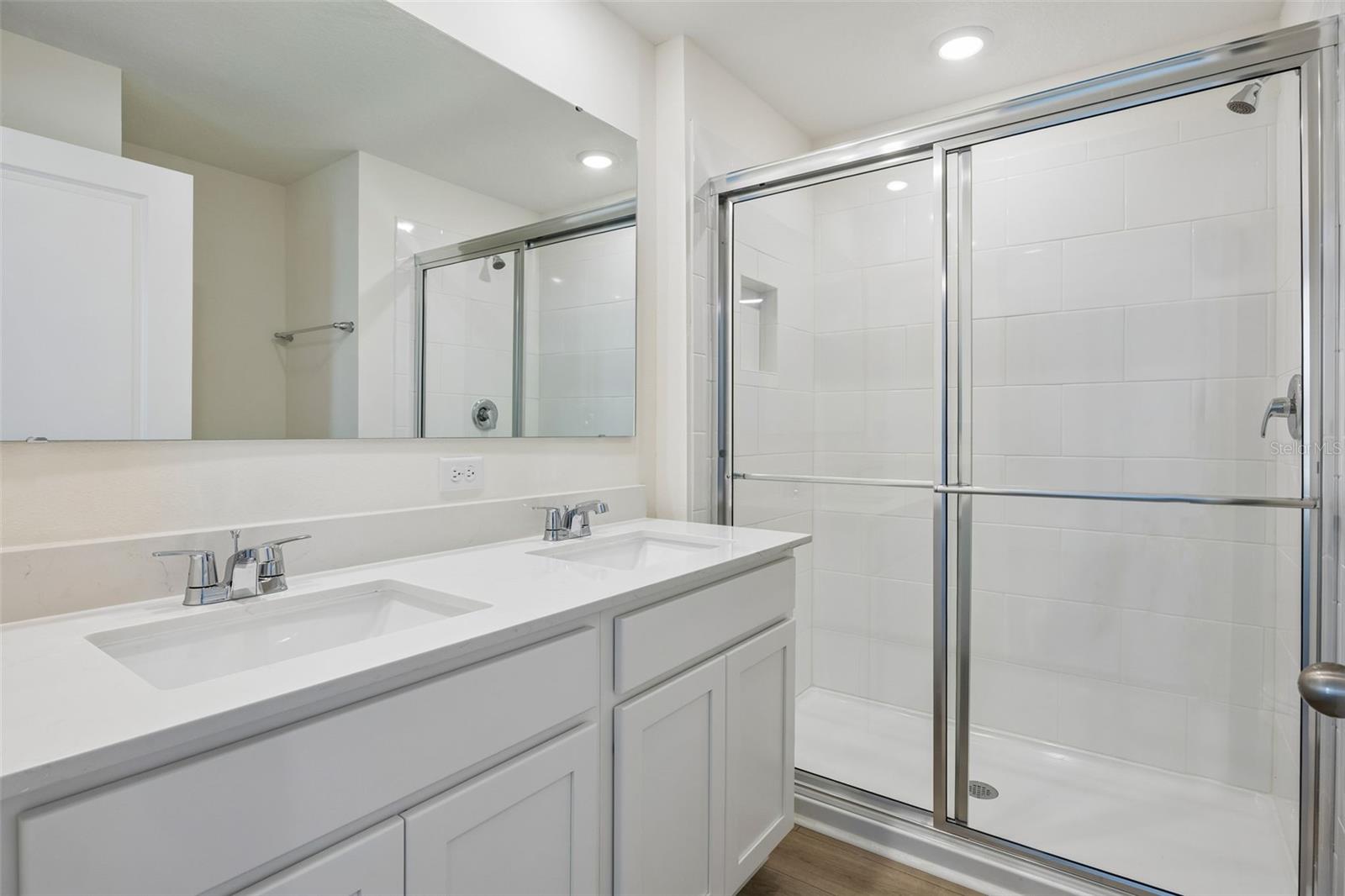16570 Barbours Creek Way Property Photo 15