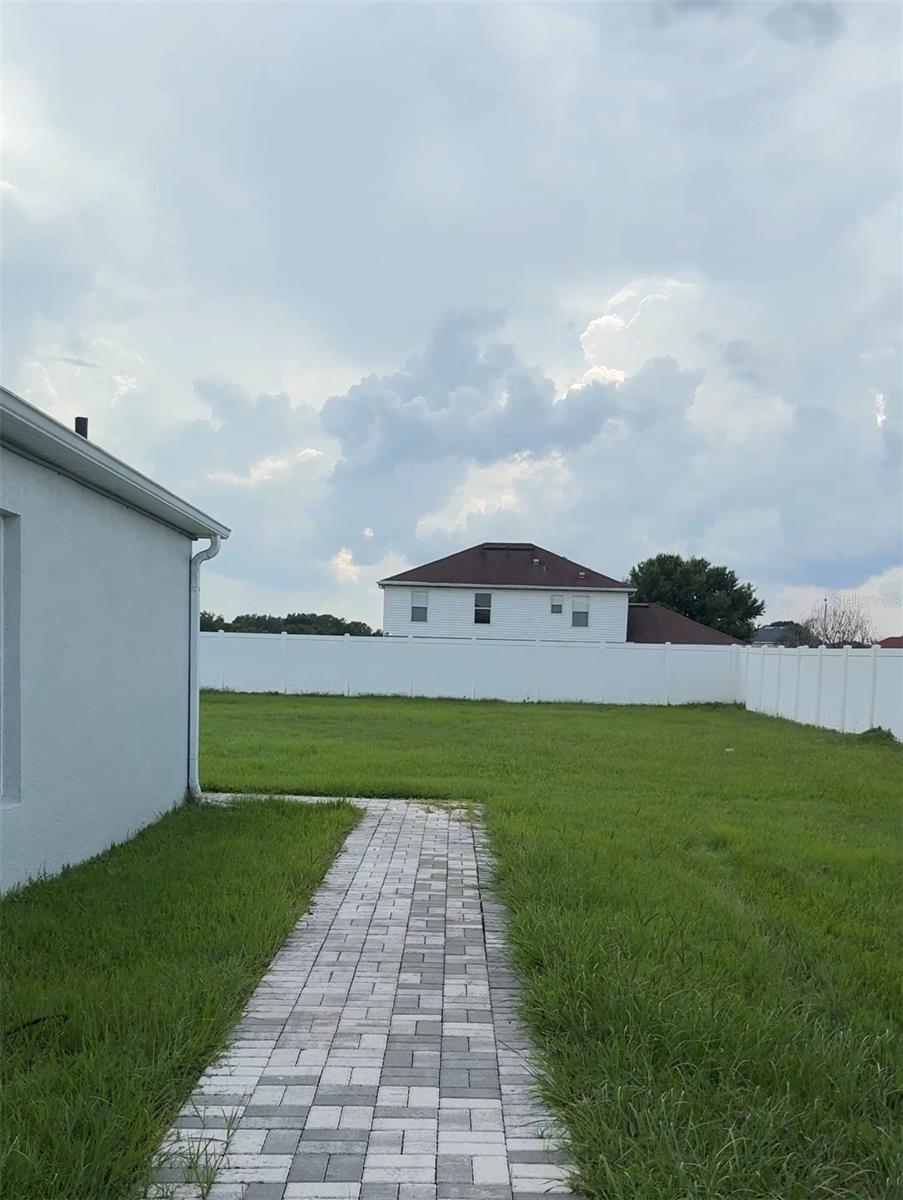2410 HATTON CHASE LN Property Photo 1