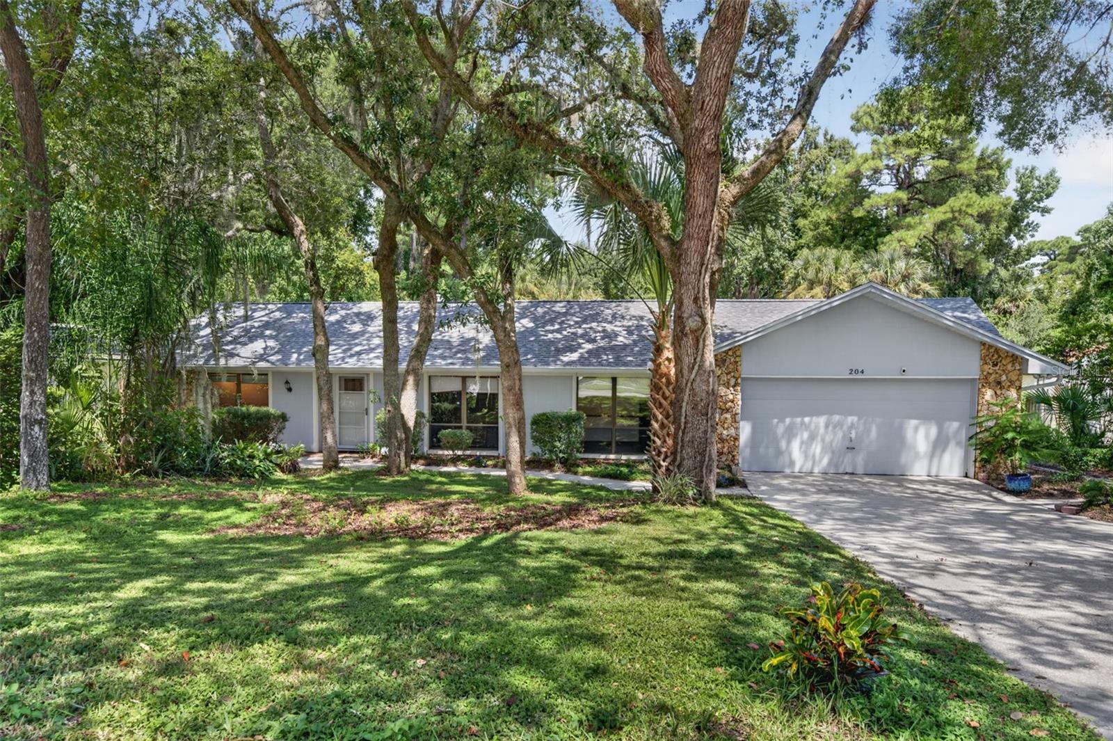 204 Riverbend Blvd Property Photo 1