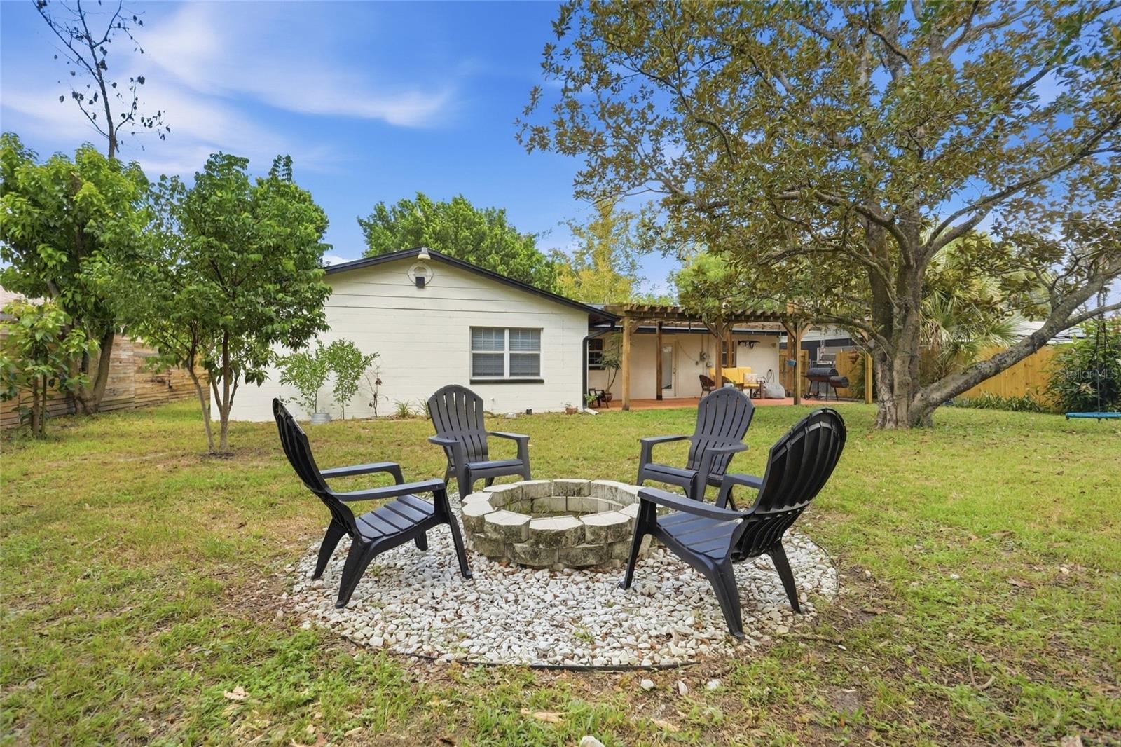 4542 Flagg St Property Photo 4