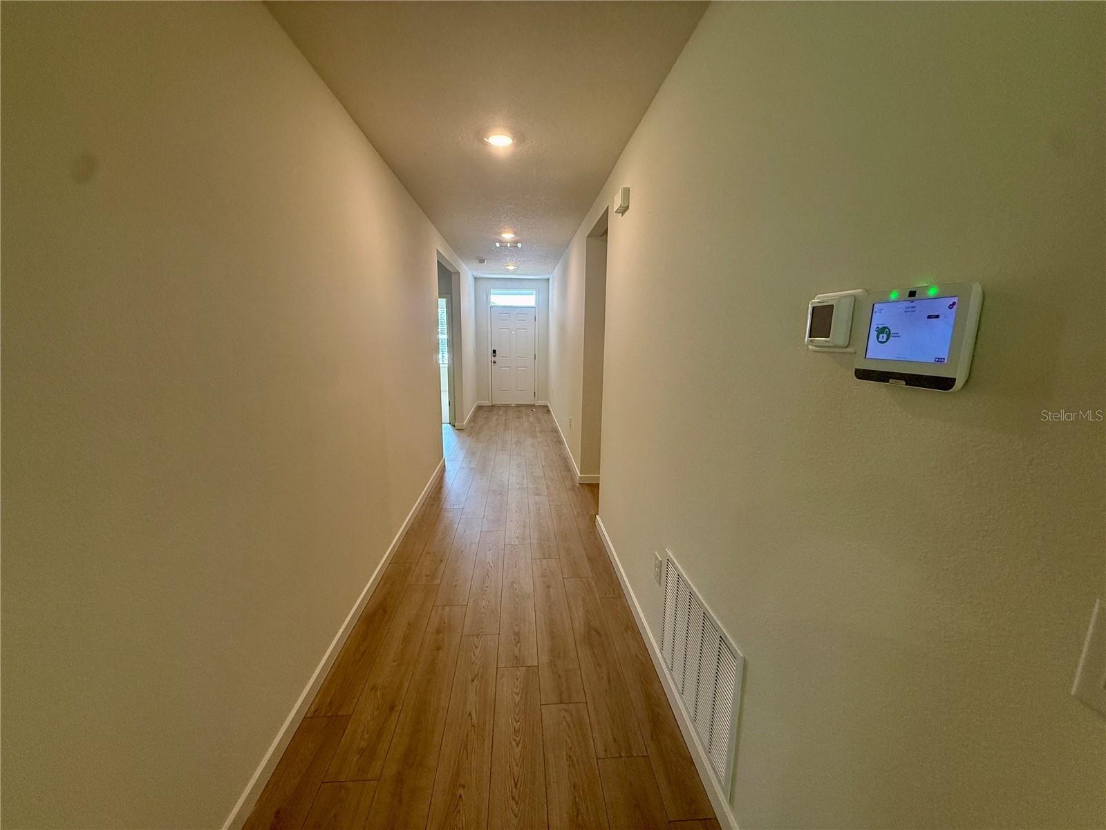 2504 Dorset Ct Property Photo 5