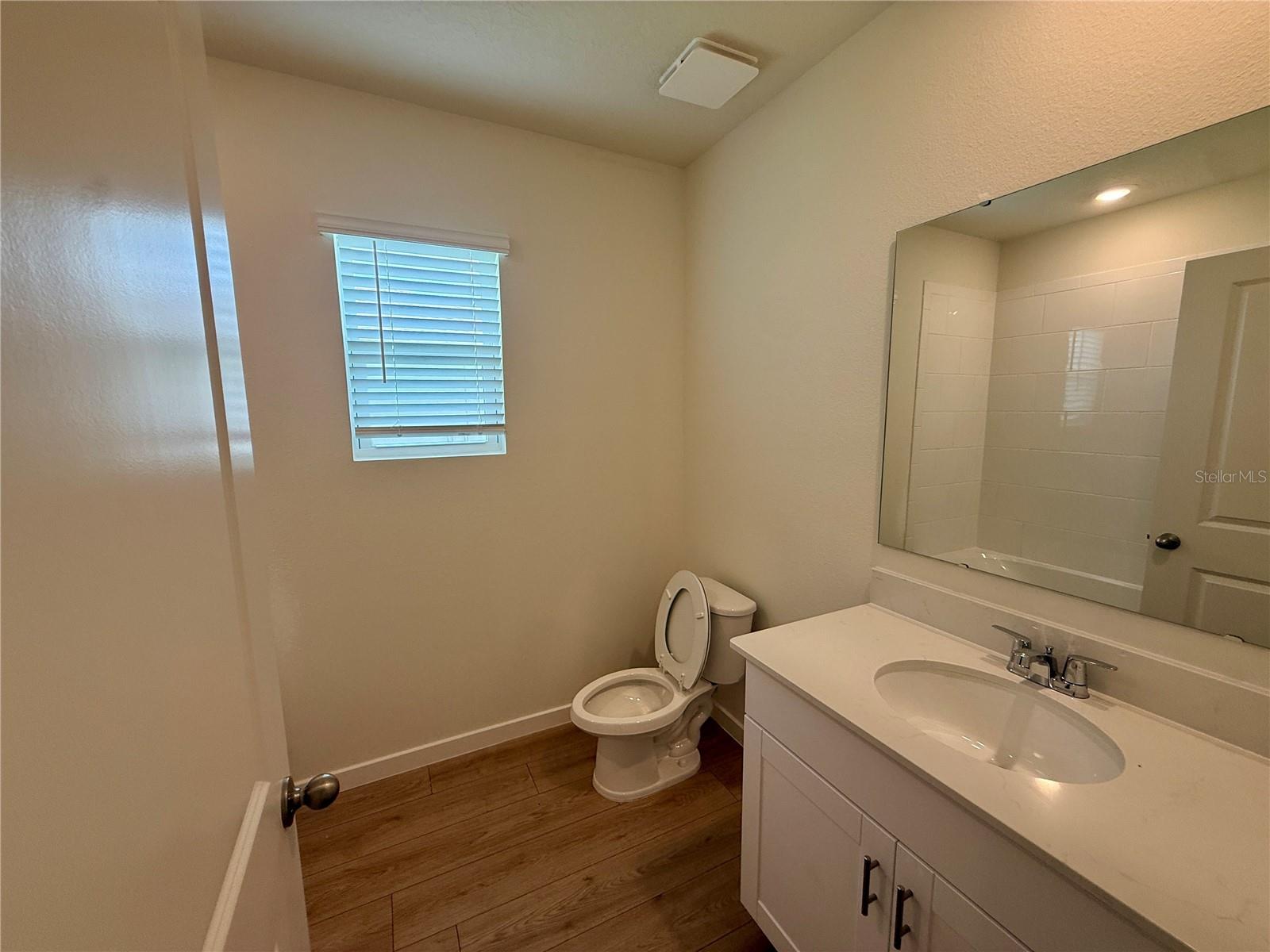 2504 Dorset Ct Property Photo 7
