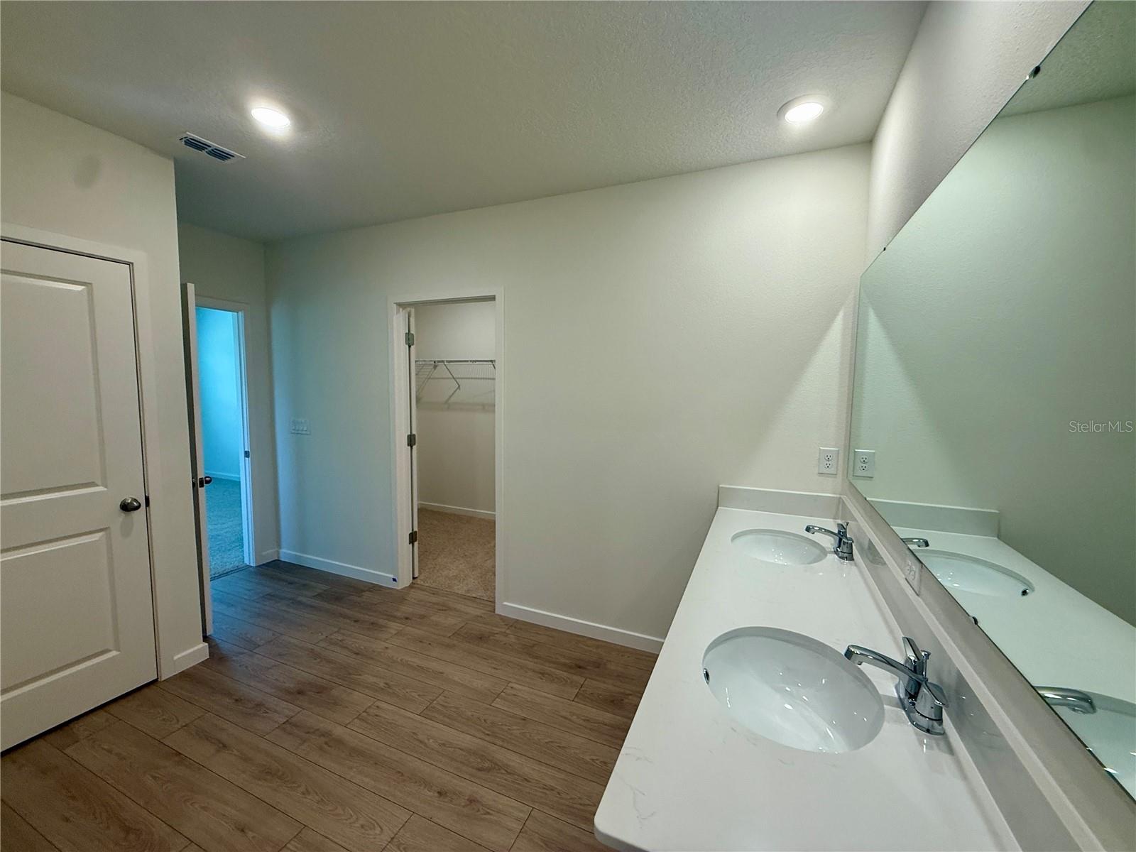 2504 Dorset Ct Property Photo 17