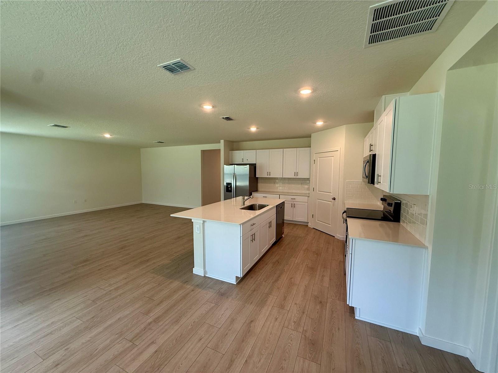 2504 Dorset Ct Property Photo 18