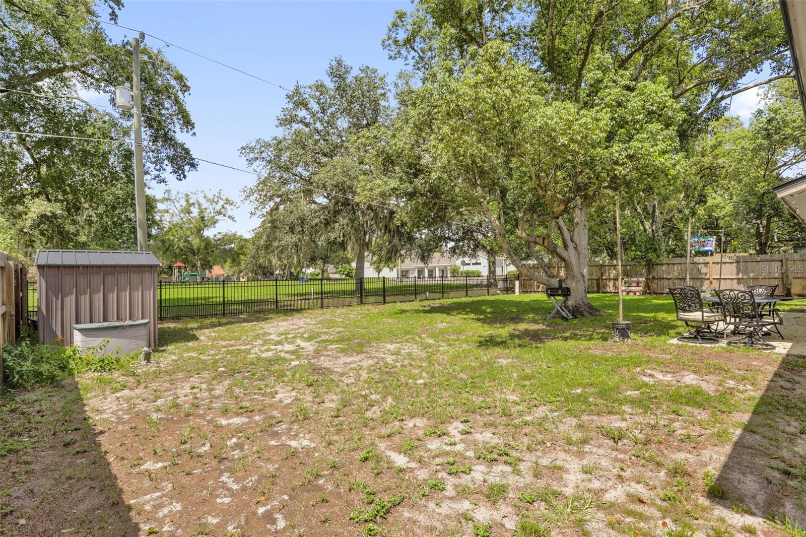990 Waverly Dr Property Photo 29