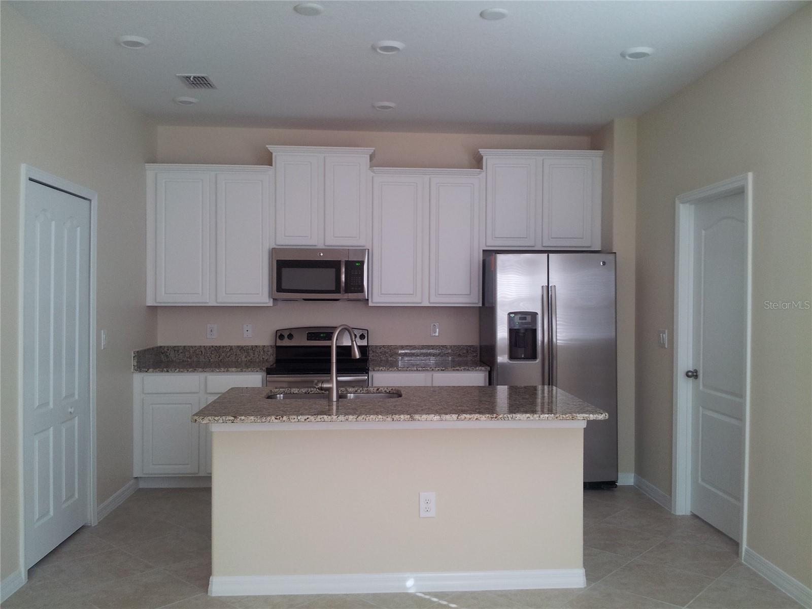 7651 Fordson Ln Property Photo 3