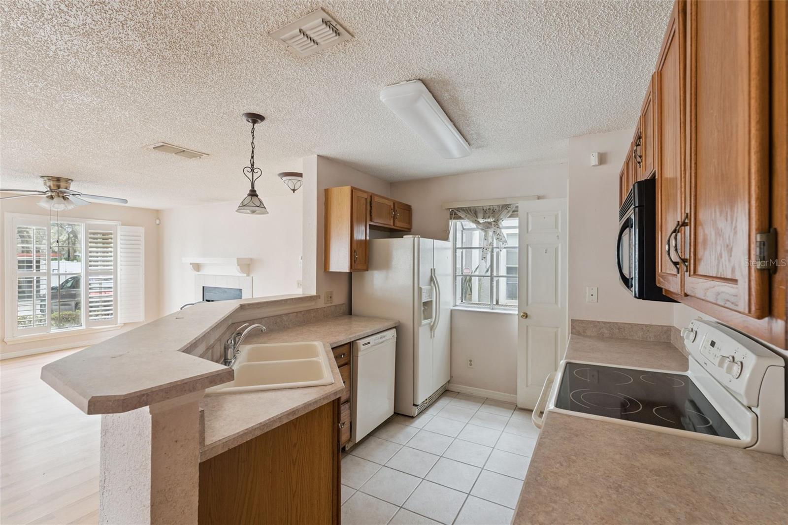 O6442222 Property Photo 7