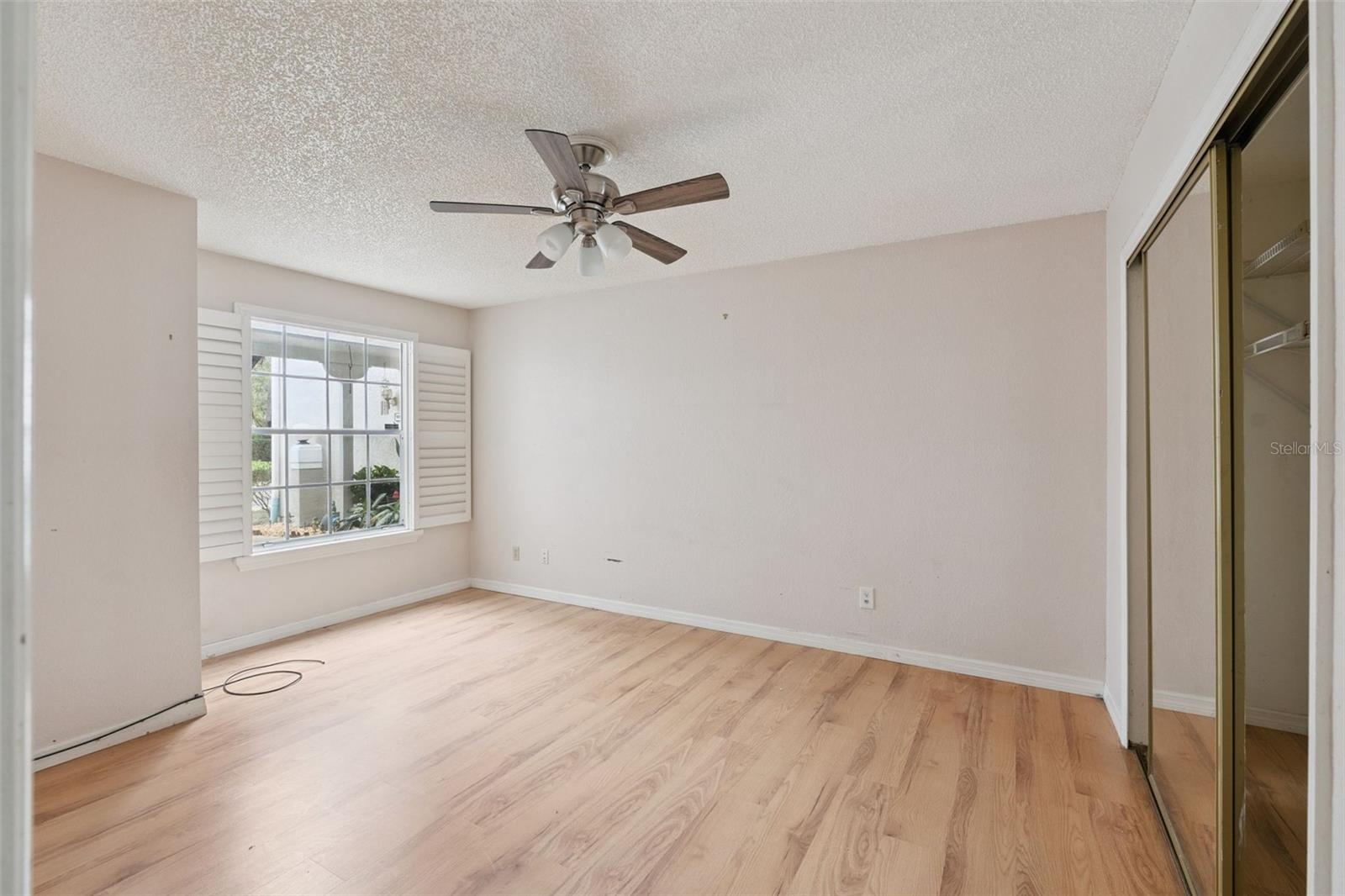 O6442222 Property Photo 10