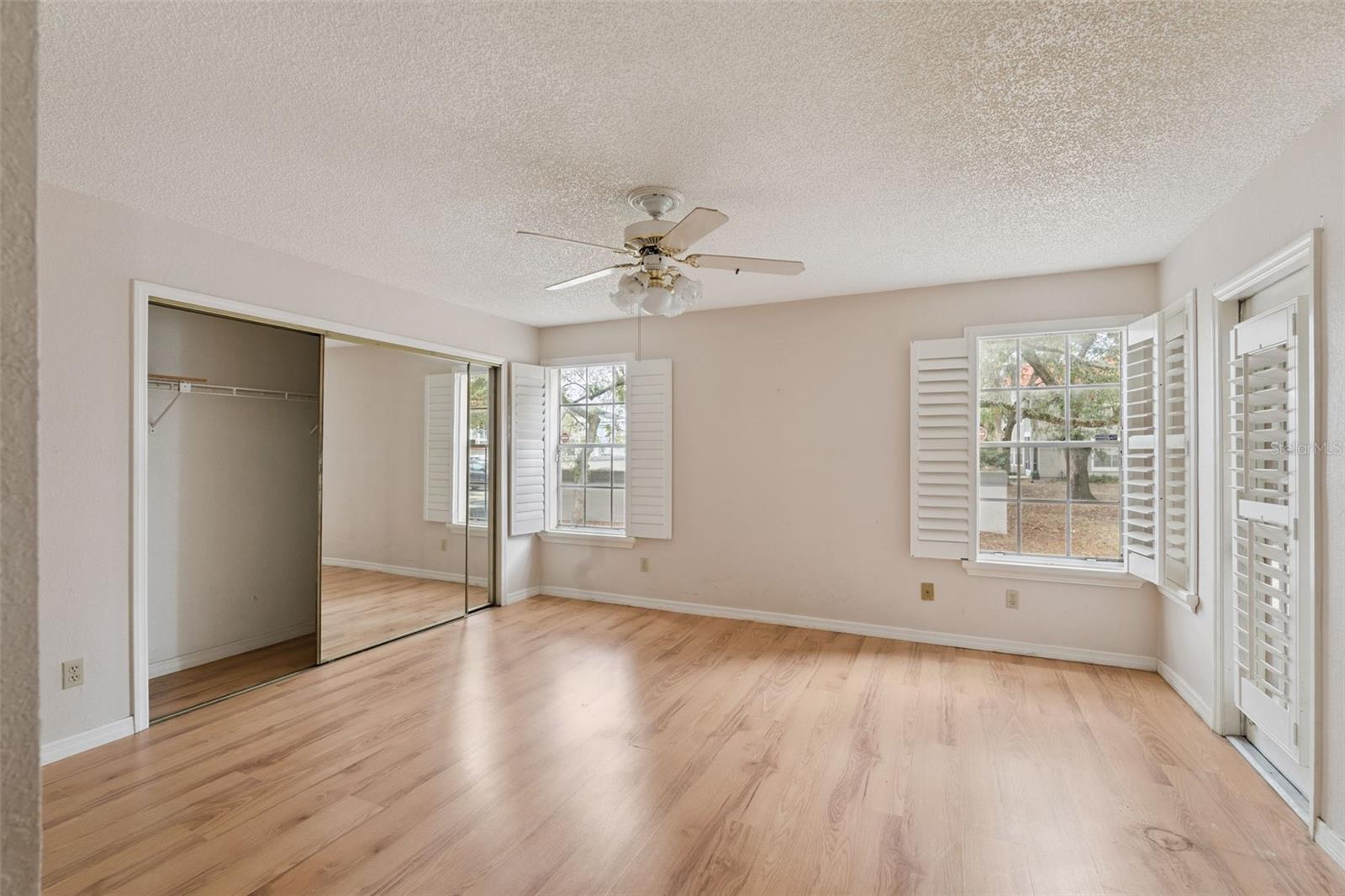 O6442222 Property Photo 11