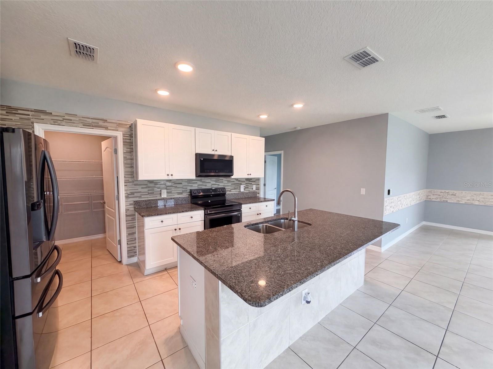 3074 Timber Hawk Cir Property Photo 6