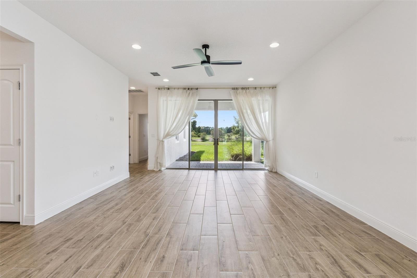 3200 Oxbow Ct Property Photo 6