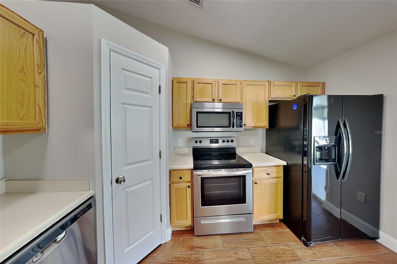 O6442262 Property Photo 6