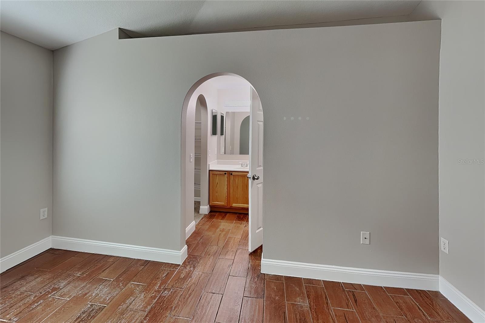 O6442262 Property Photo 7