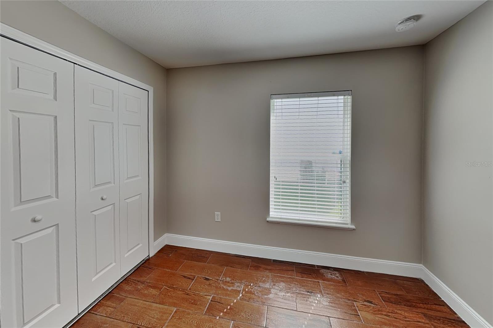 O6442262 Property Photo 11