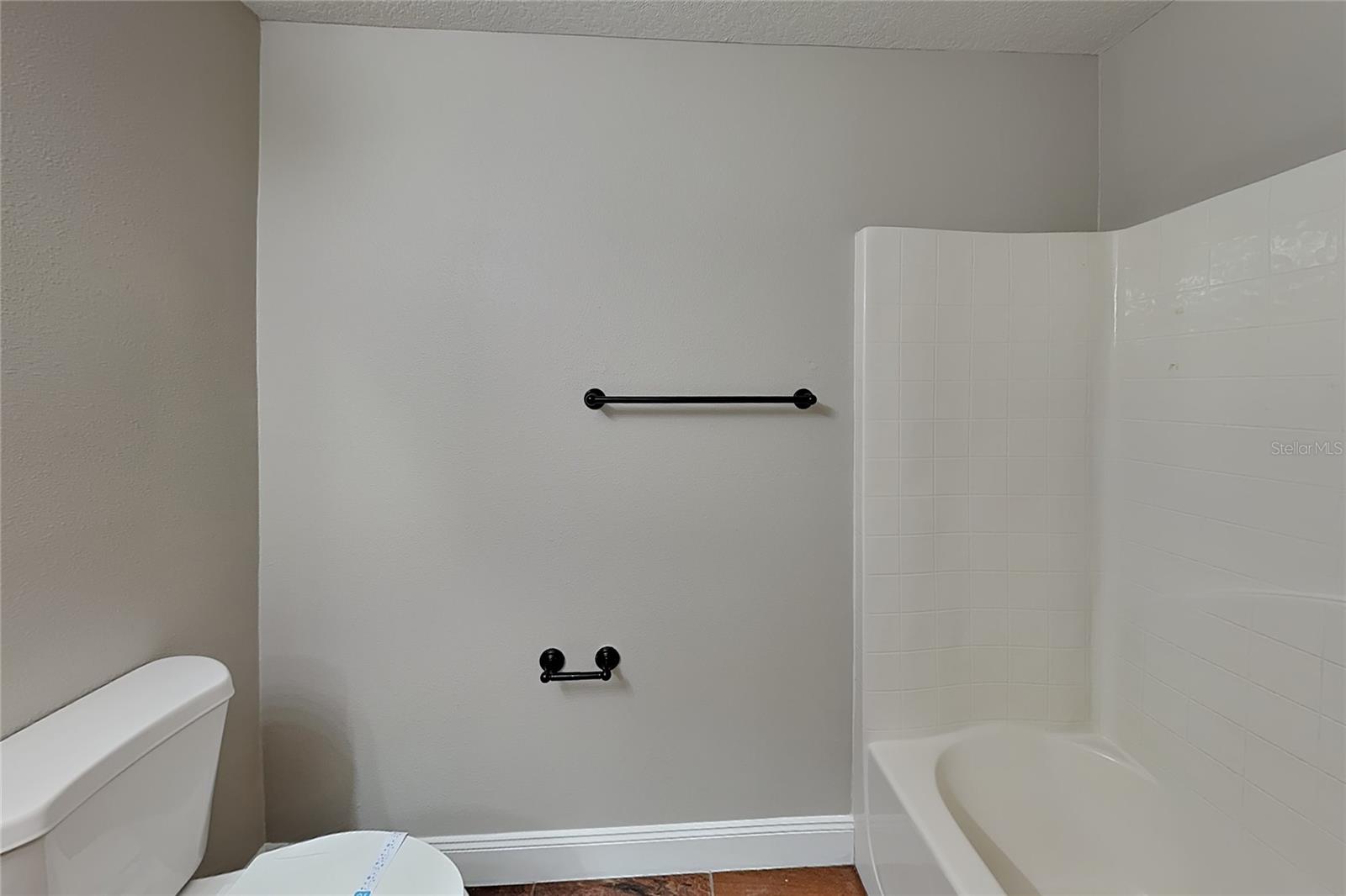 O6442262 Property Photo 15