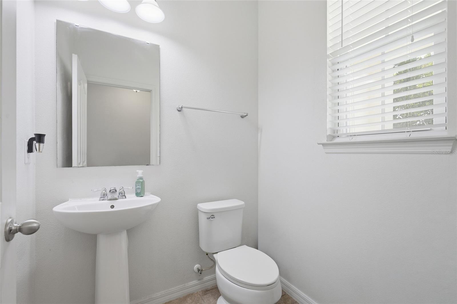 4869 Grassendale Ter Property Photo 6