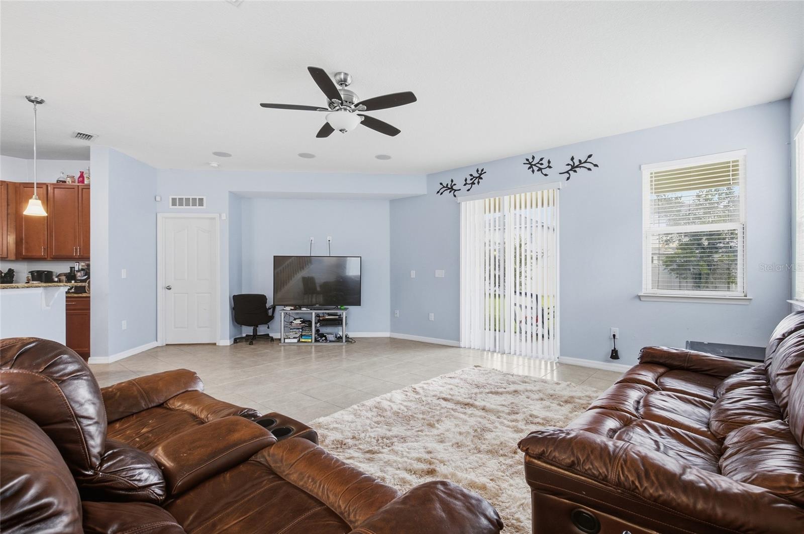 4869 Grassendale Ter Property Photo 11
