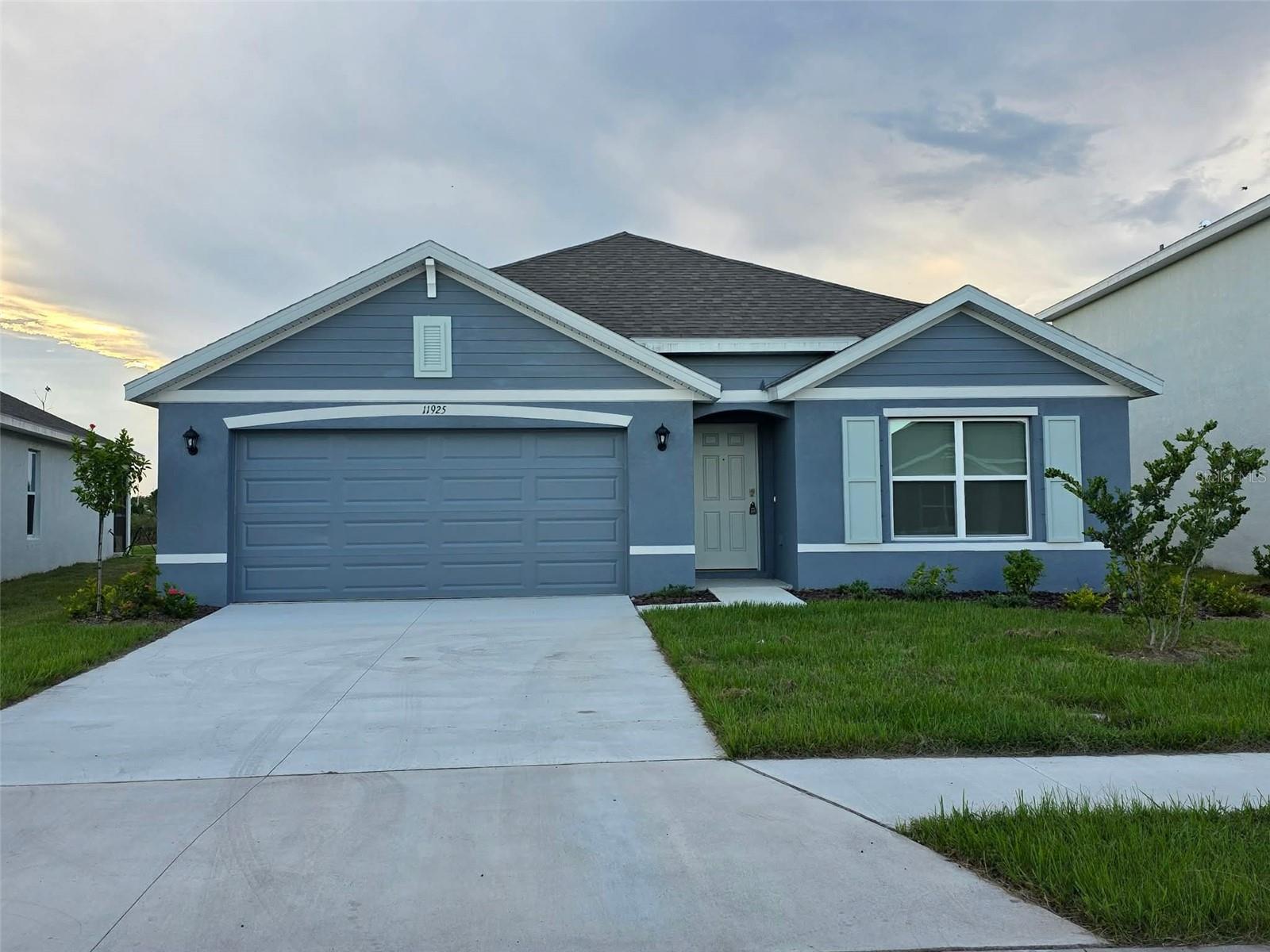 11925 Mountain Island Trl Property Photo 1