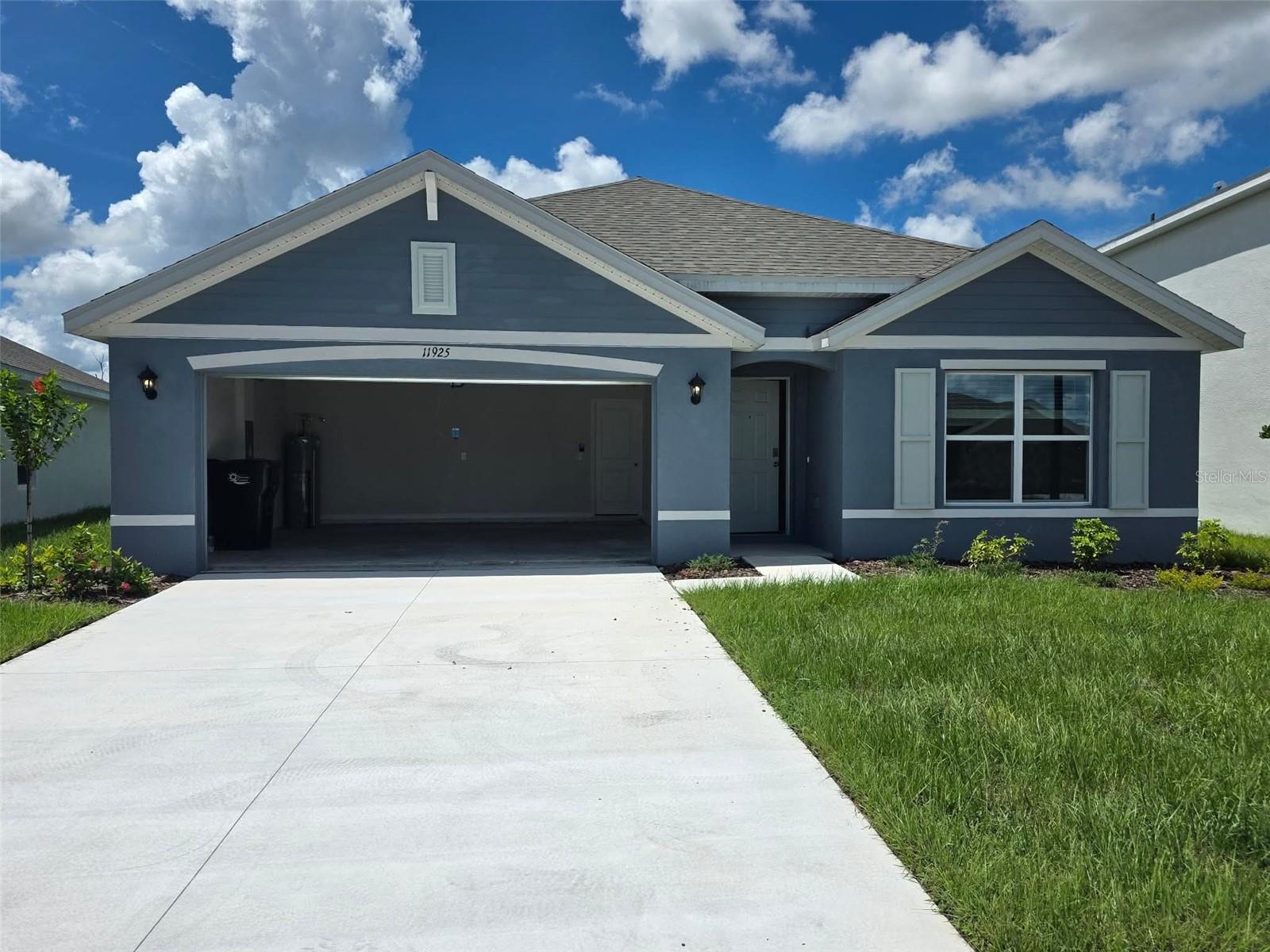 11925 Mountain Island Trl Property Photo 2