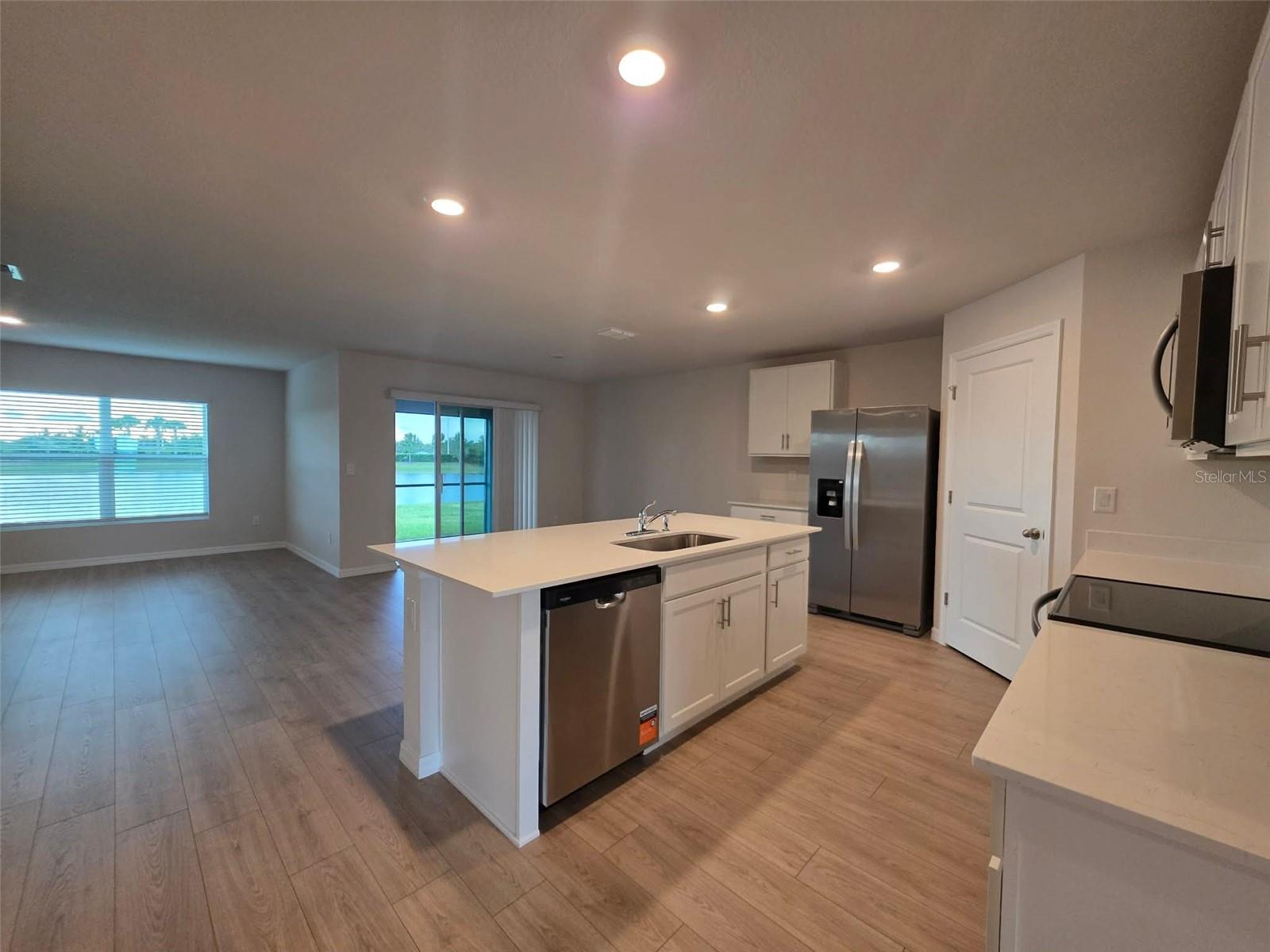 11925 Mountain Island Trl Property Photo 5