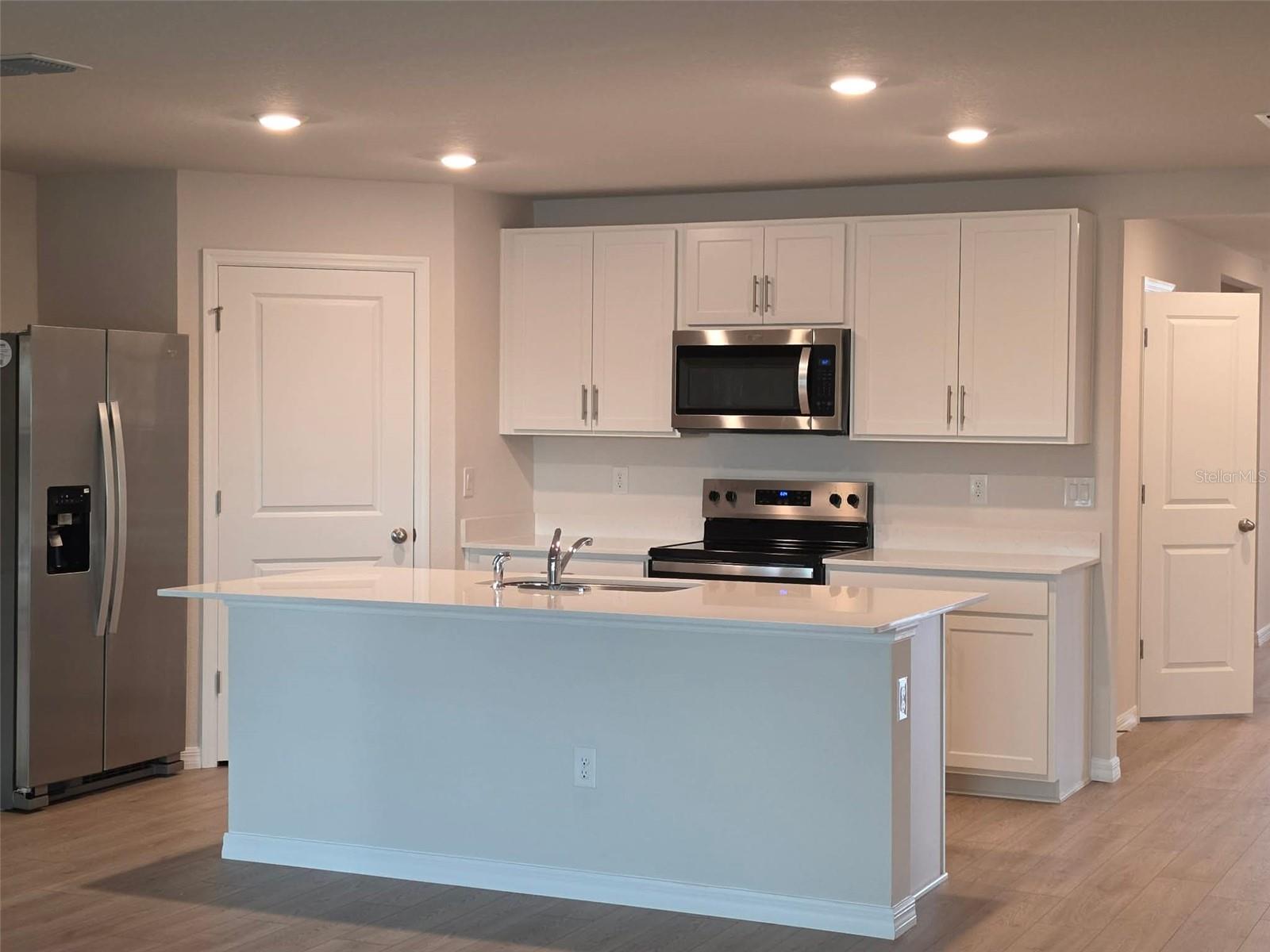 11925 Mountain Island Trl Property Photo 6