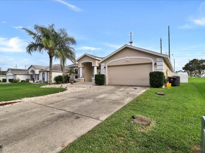 247 Westwind Dr Property Photo 3