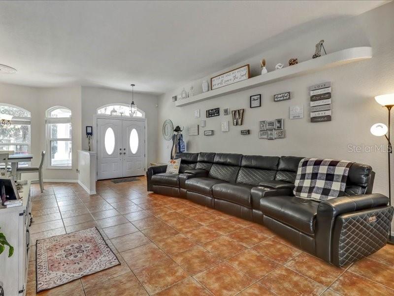247 Westwind Dr Property Photo 8