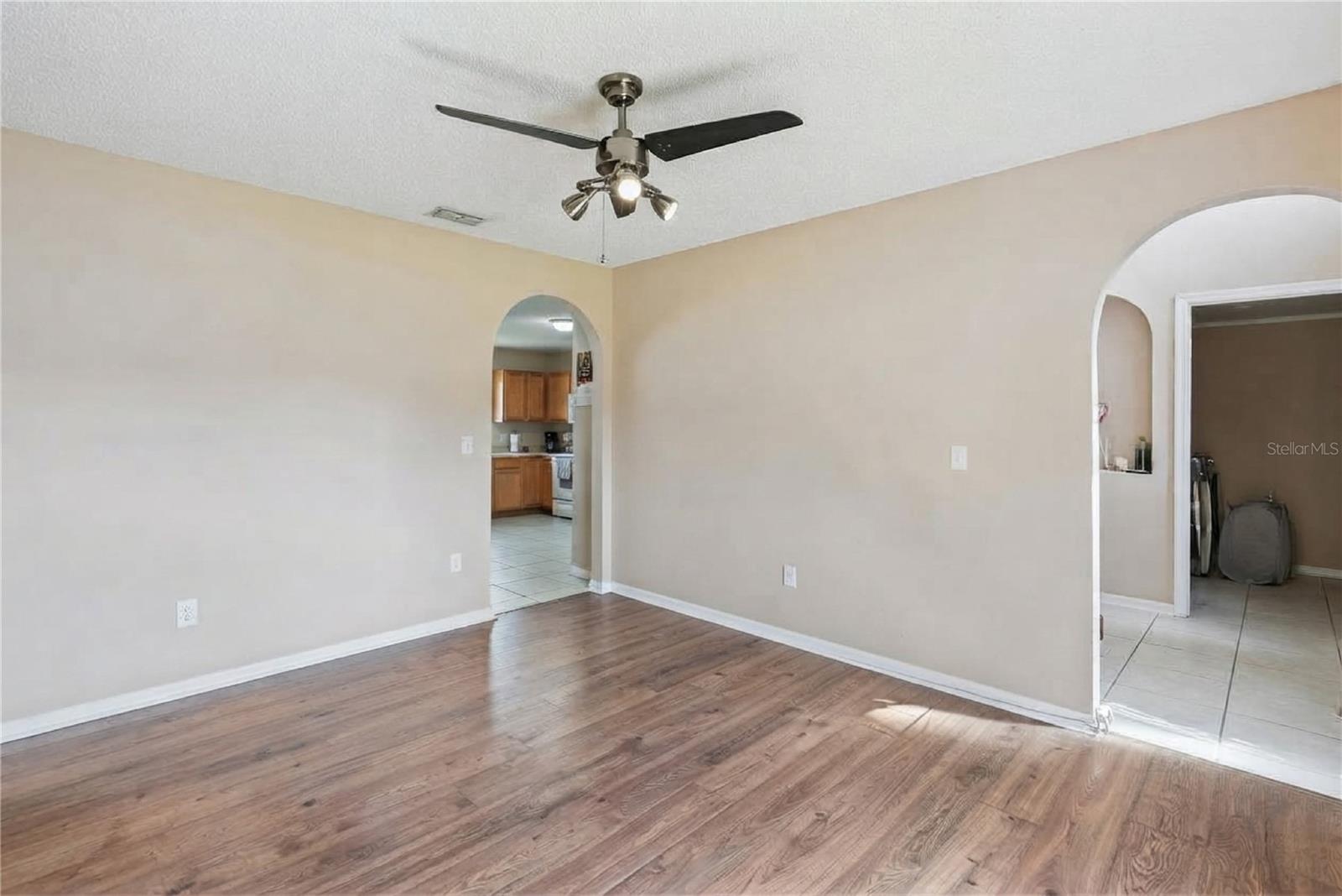 2790 Sanger Ter Property Photo 4