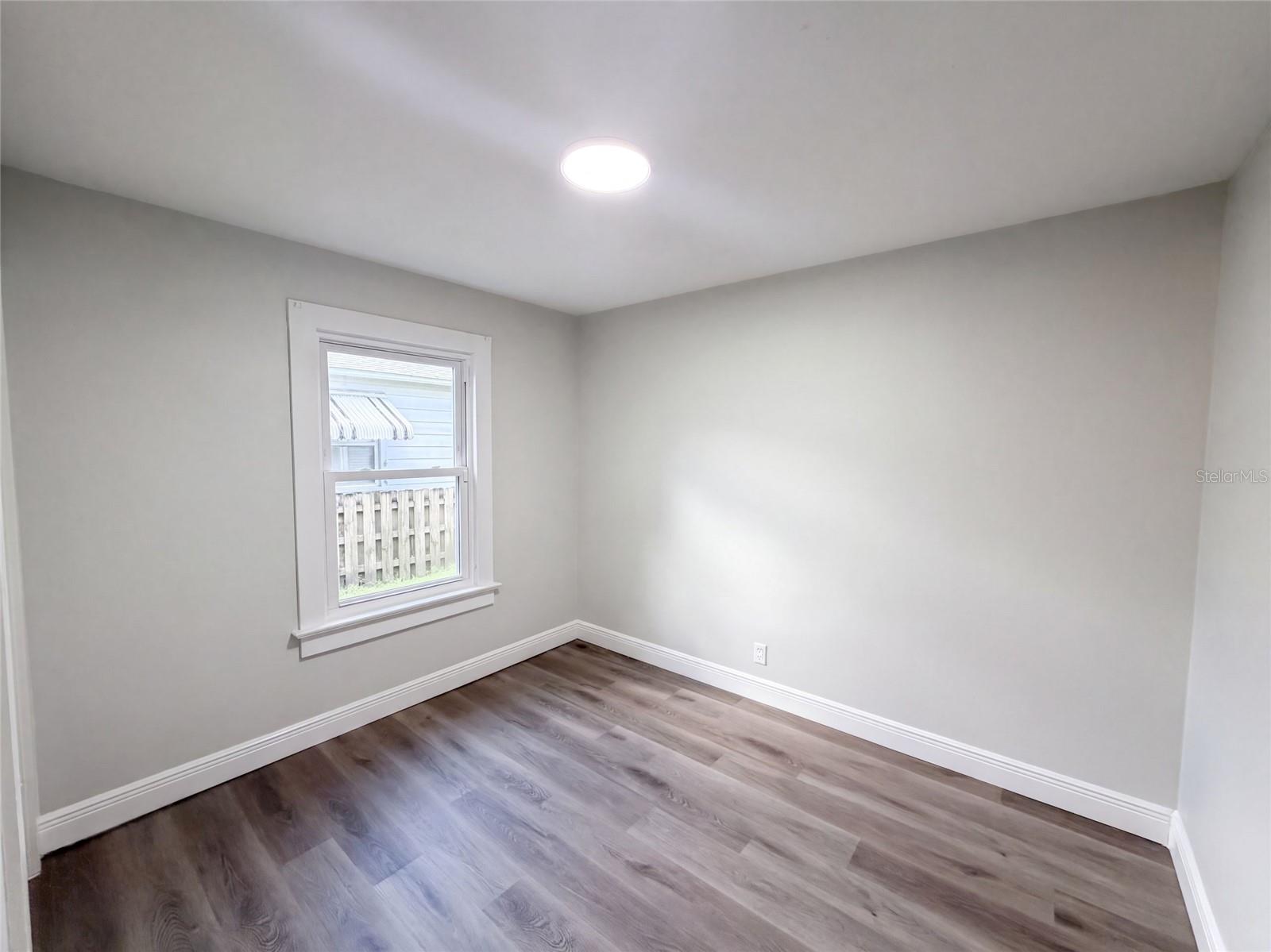 802 Massachusetts Ave Property Photo 14