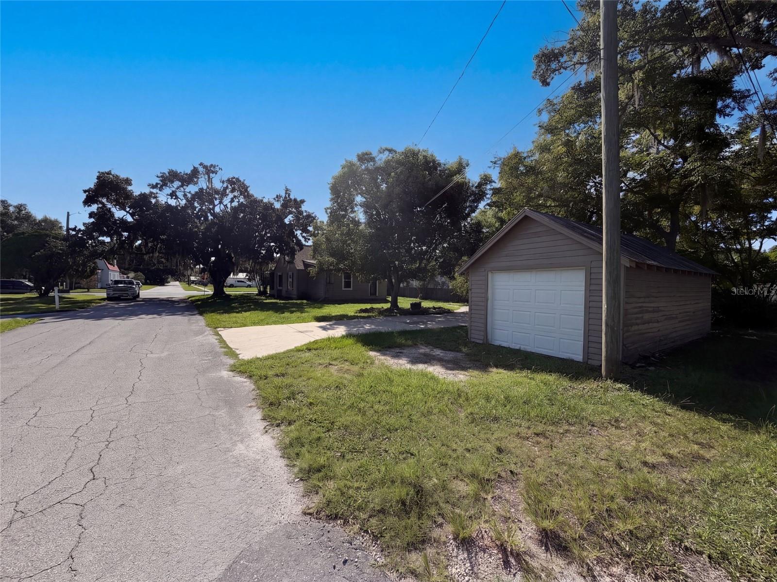 802 Massachusetts Ave Property Photo 29