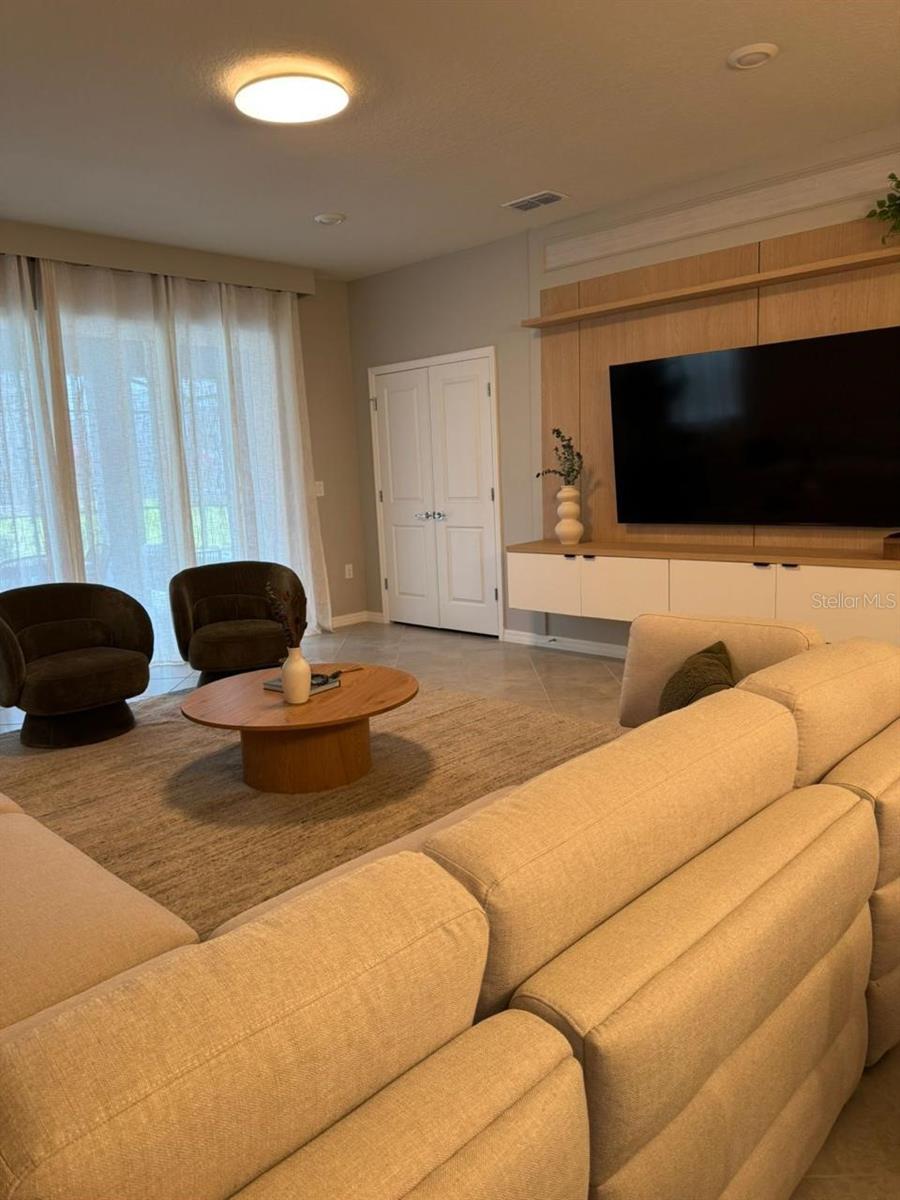 15882 Cape Coral Loop Property Photo 4