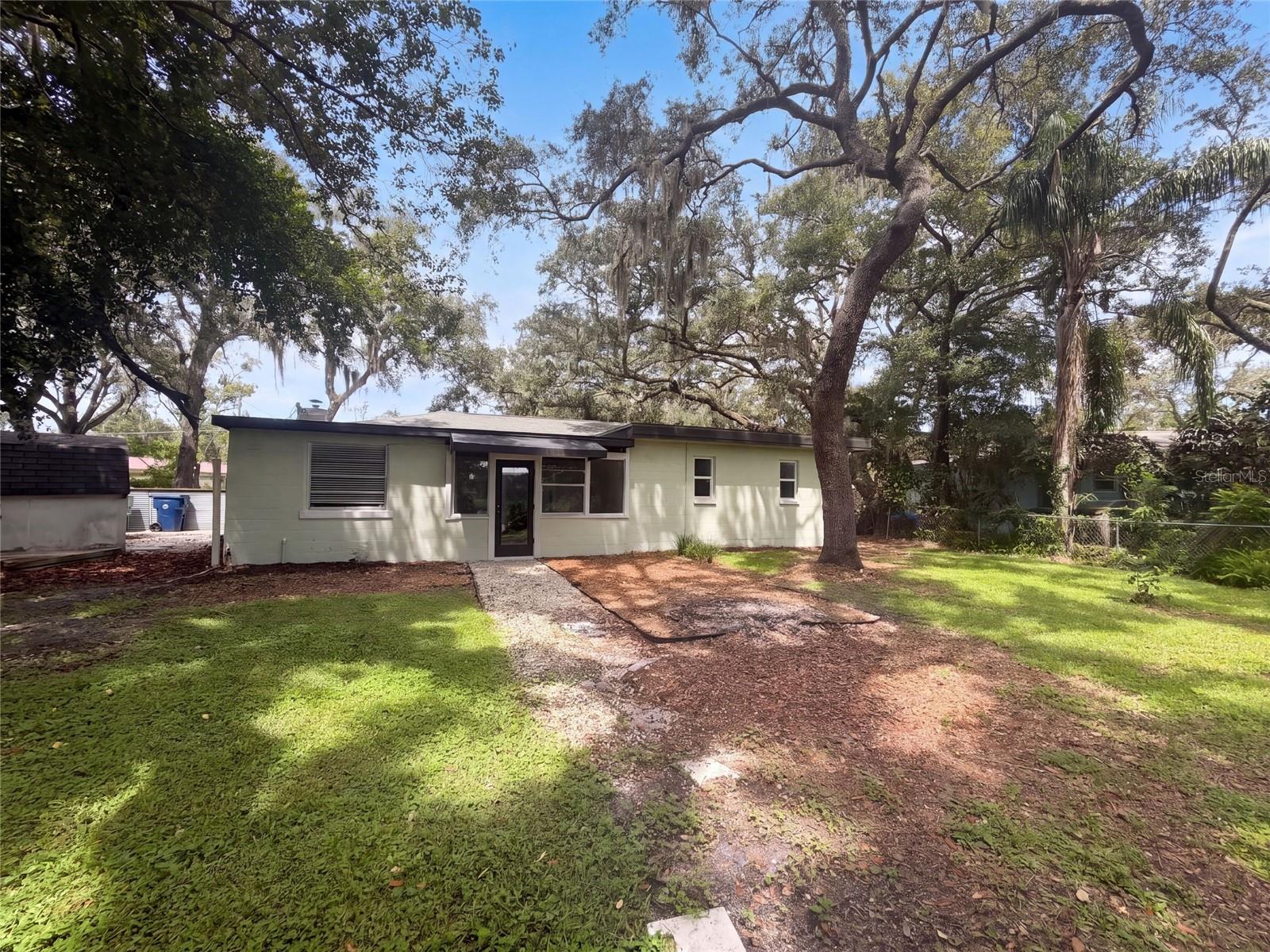 10806 W Elbow Dr Property Photo 5
