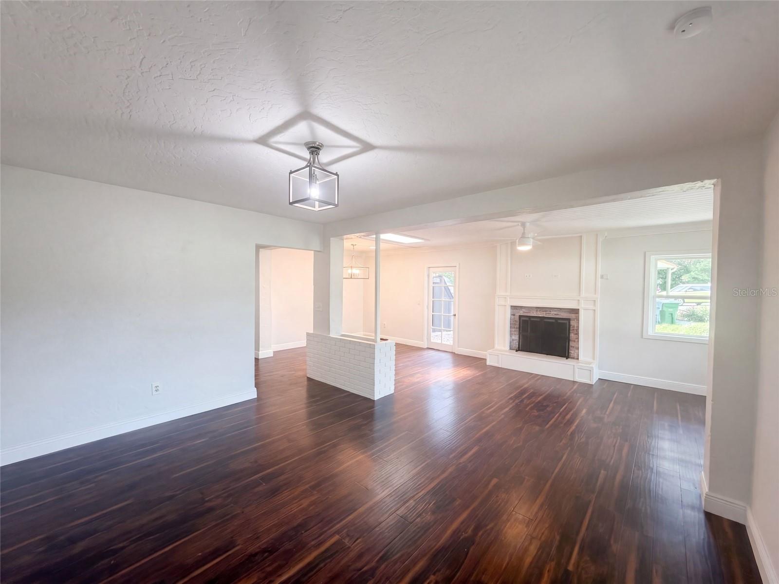 10806 W Elbow Dr Property Photo 6
