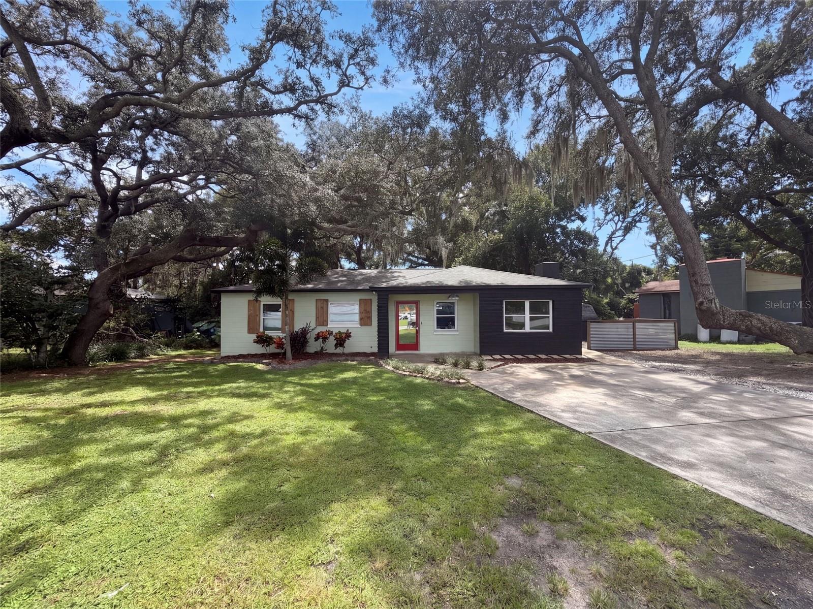 10806 W Elbow Dr Property Photo 18