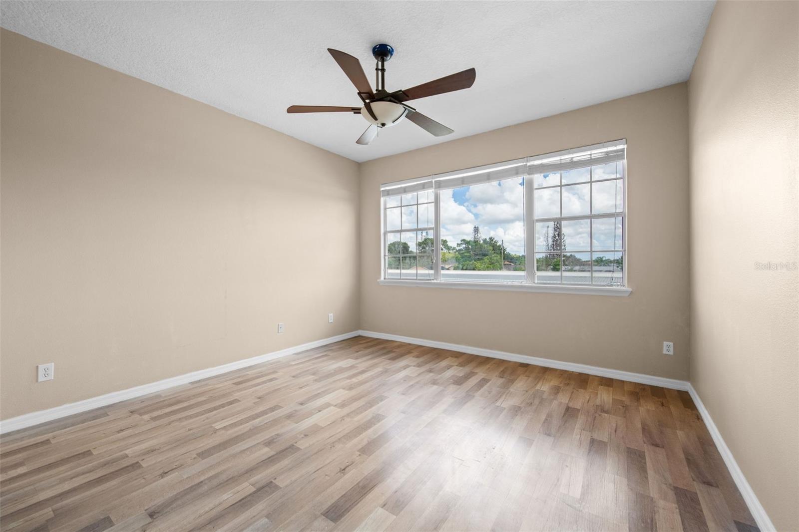 2017 Gold Spring Cv Property Photo 32