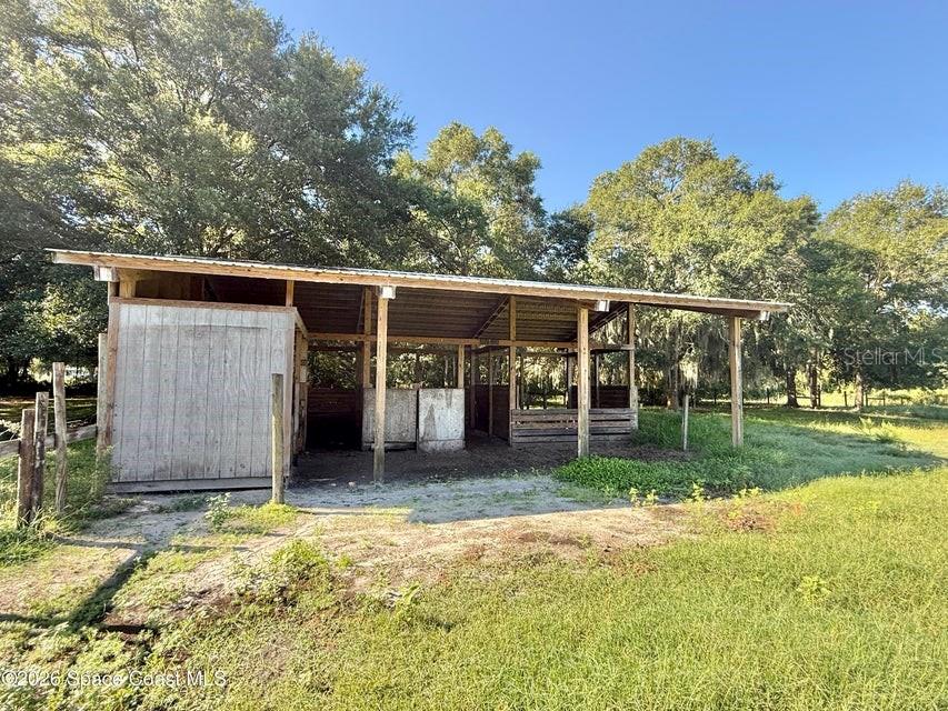 572 N Pine St Property Photo 18