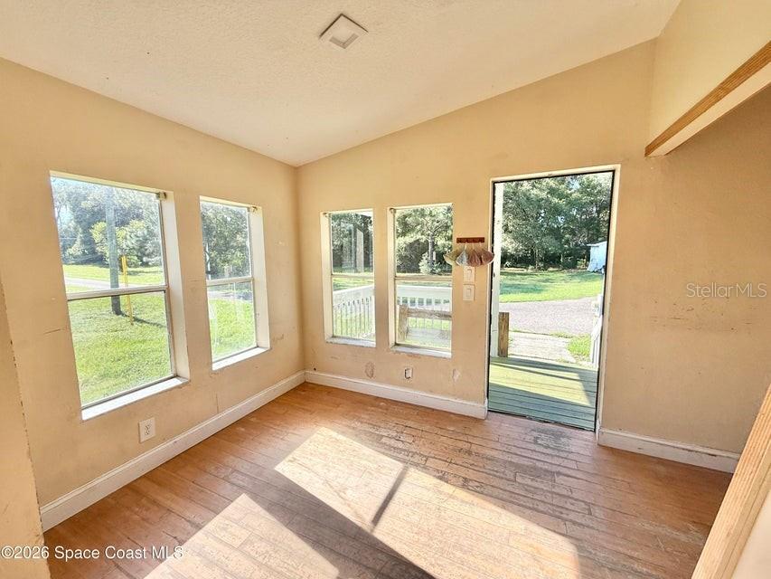 572 N Pine St Property Photo 23
